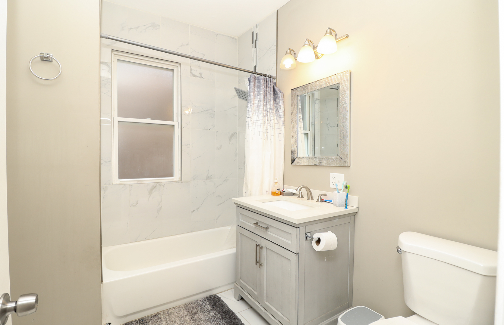 6936 S Green Street Property Photo 6