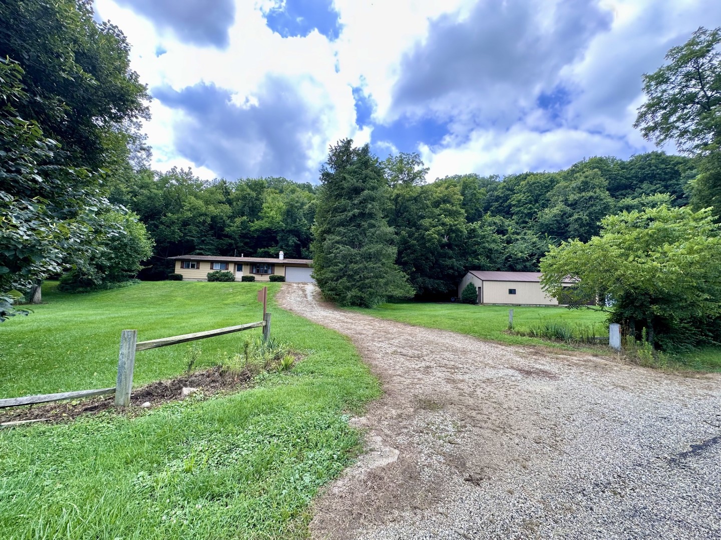 895 Thenius Road Property Photo 2