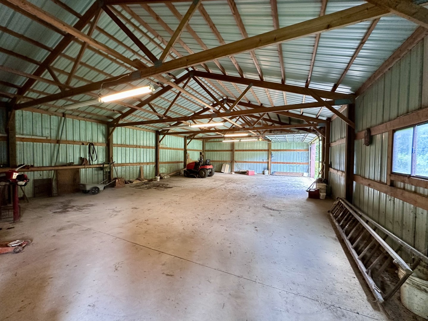 895 Thenius Road Property Photo 4