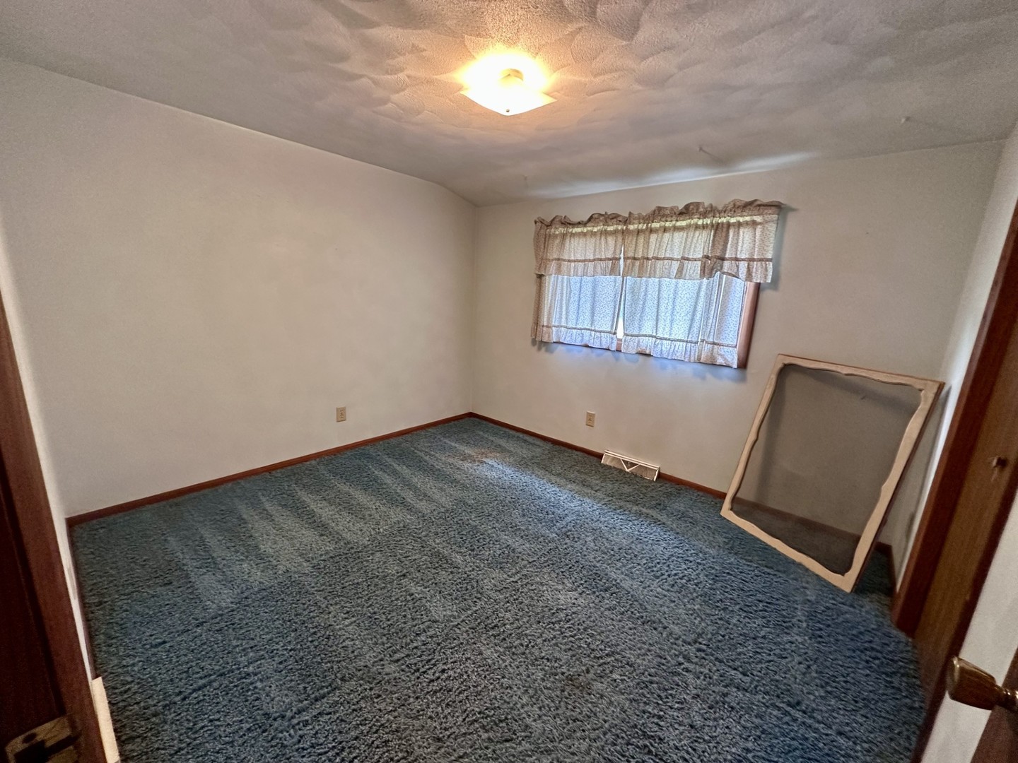 895 Thenius Road Property Photo 17