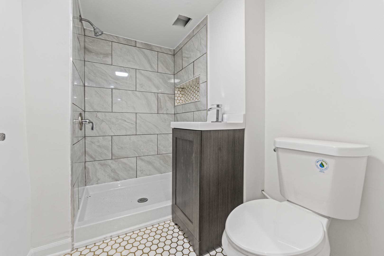 635 S 18th Avenue Property Photo 10