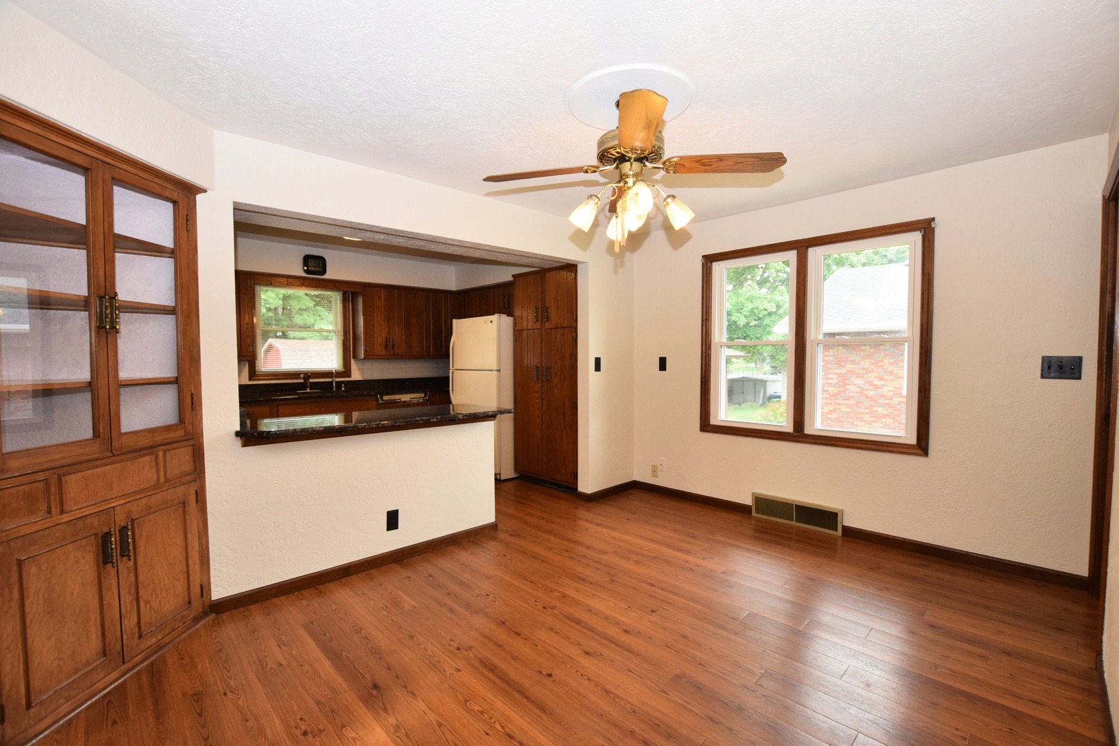 634 N Meadow Street Property Photo 5