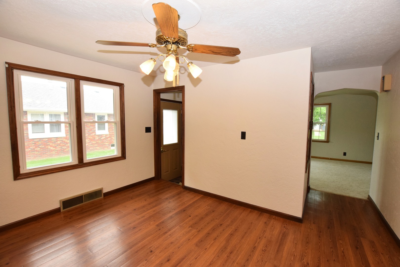 634 N Meadow Street Property Photo 6