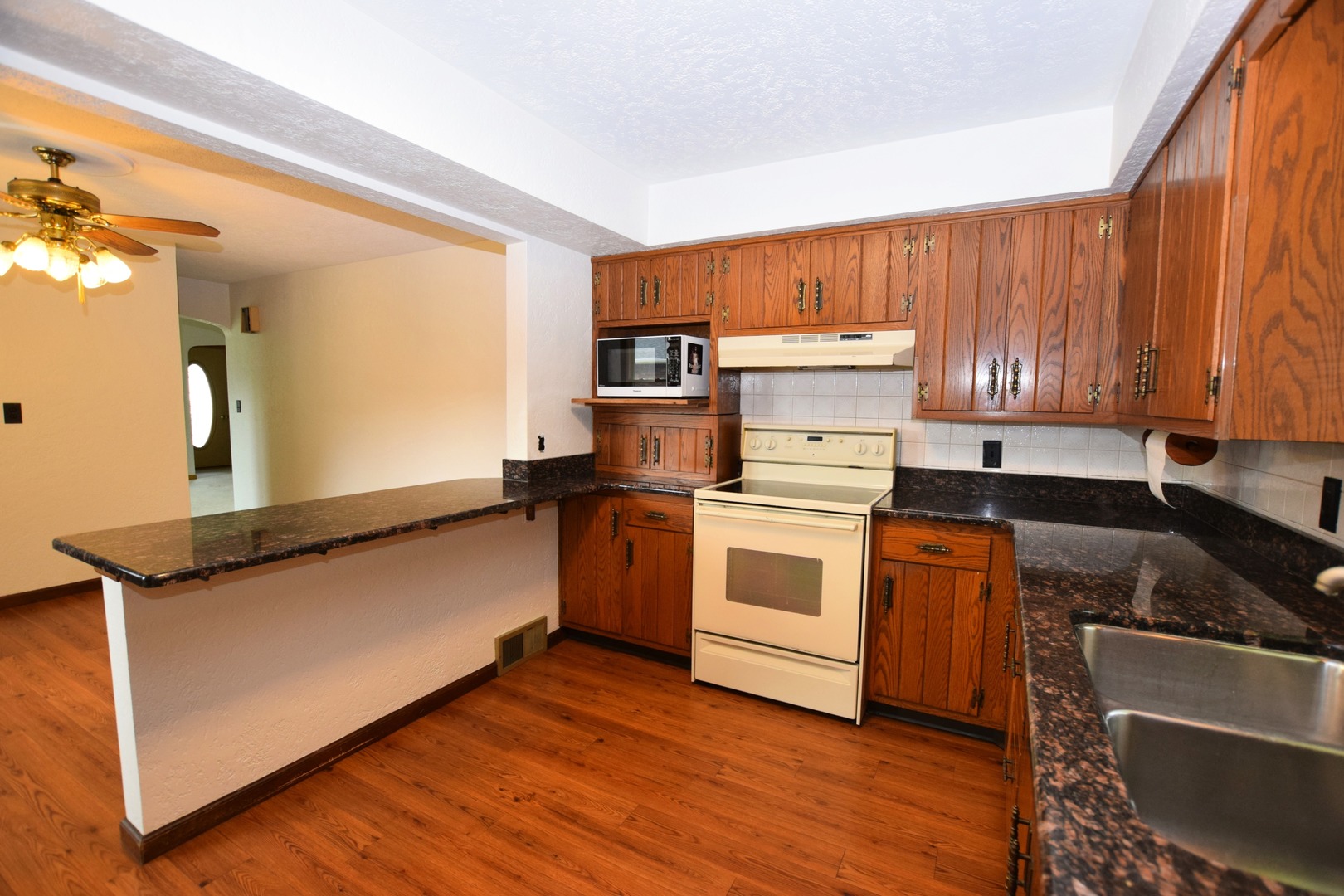 634 N Meadow Street Property Photo 8