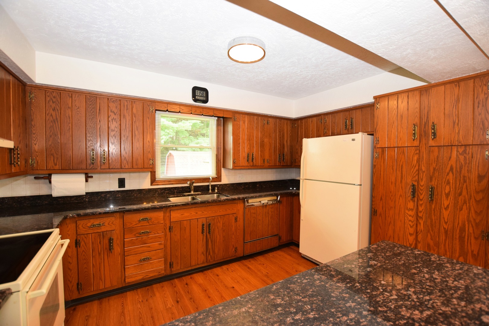 634 N Meadow Street Property Photo 9