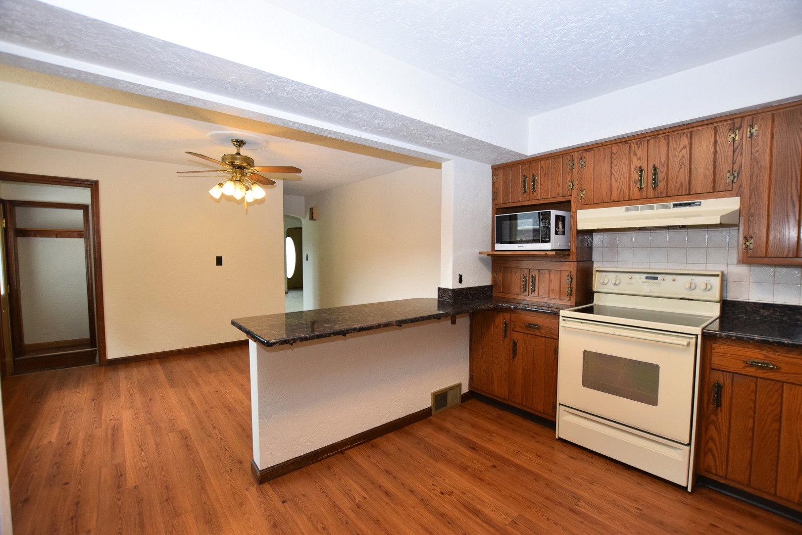 634 N Meadow Street Property Photo 10