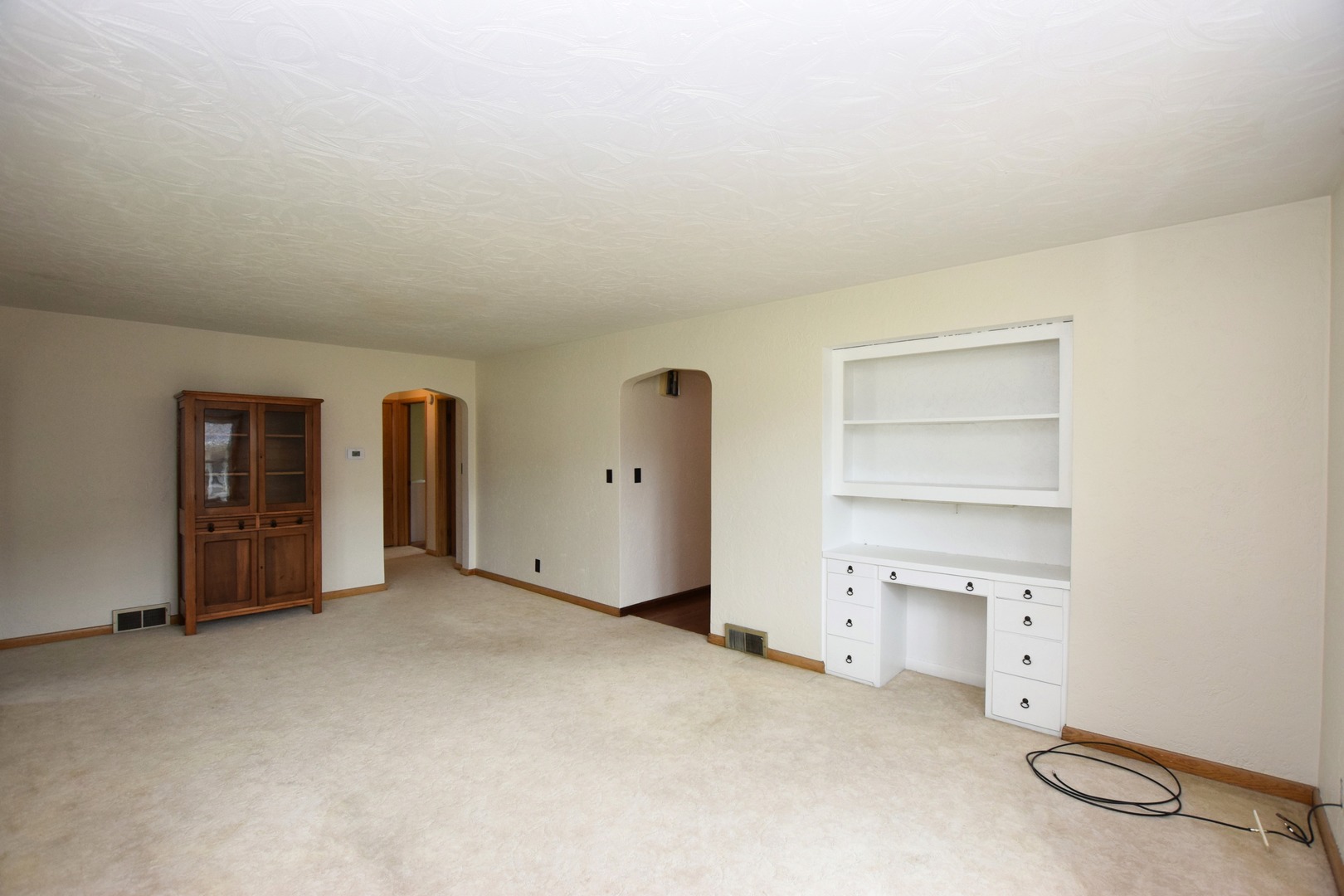 634 N Meadow Street Property Photo 13