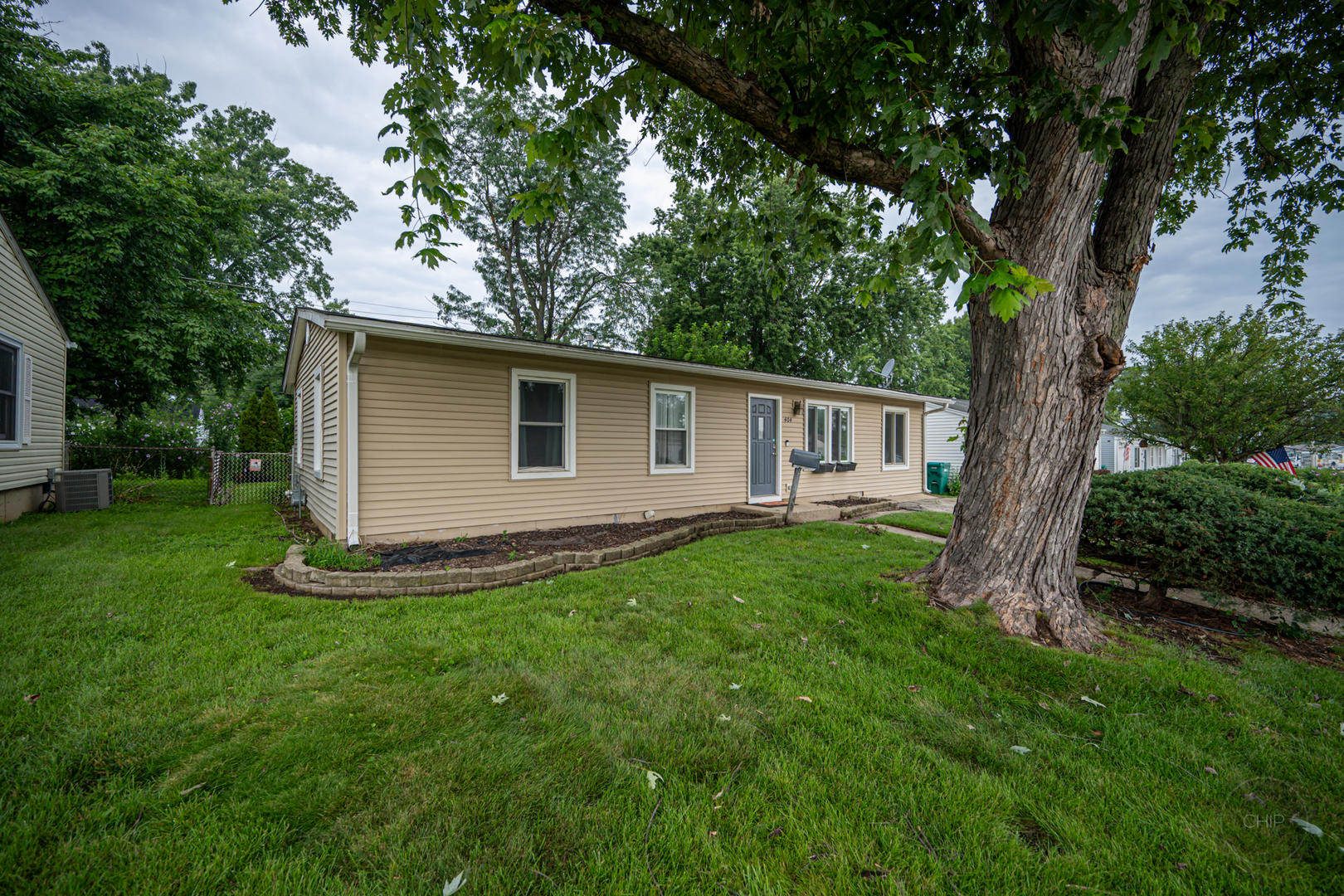 404 Kenyon Avenue Property Photo 1