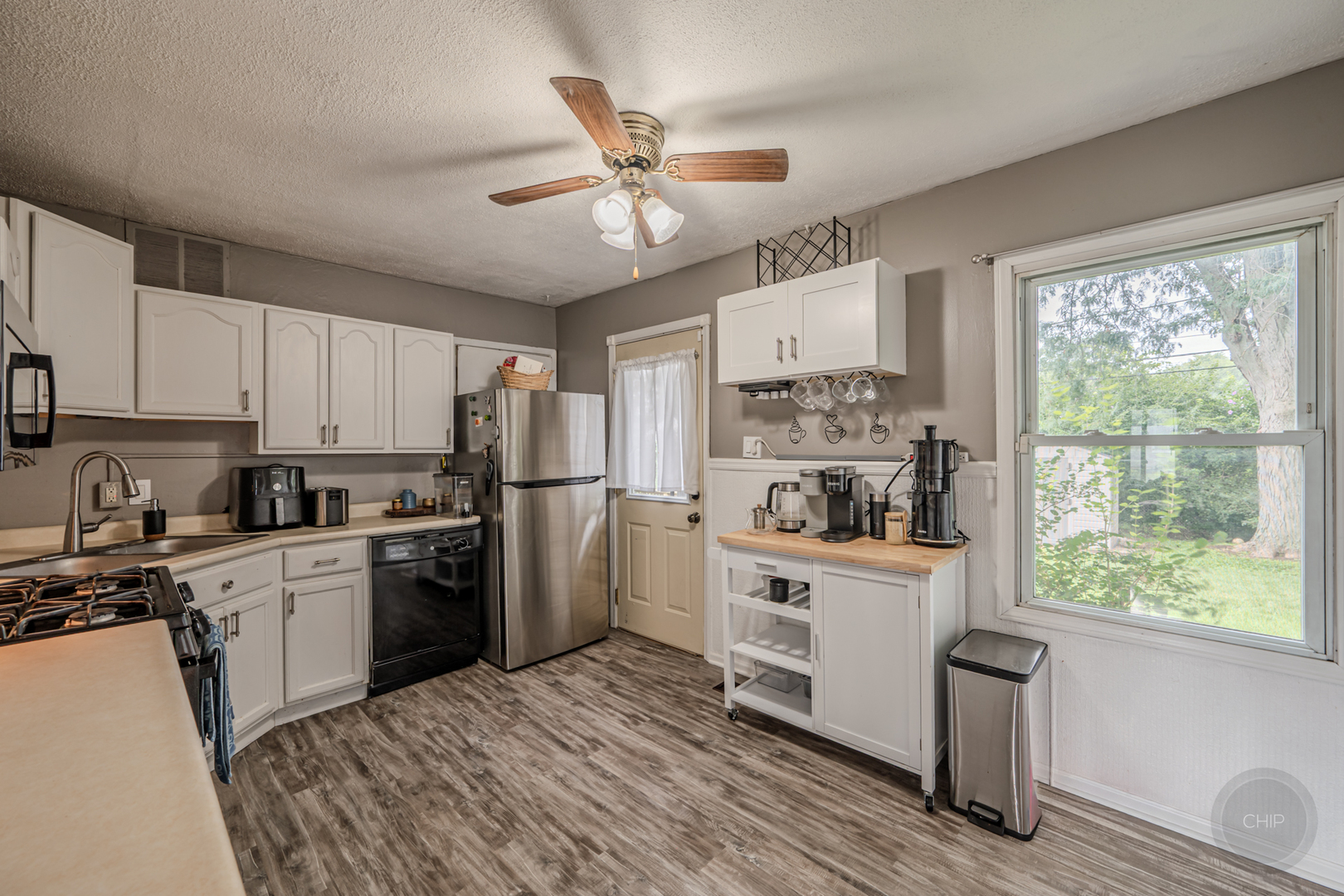 404 Kenyon Avenue Property Photo 14