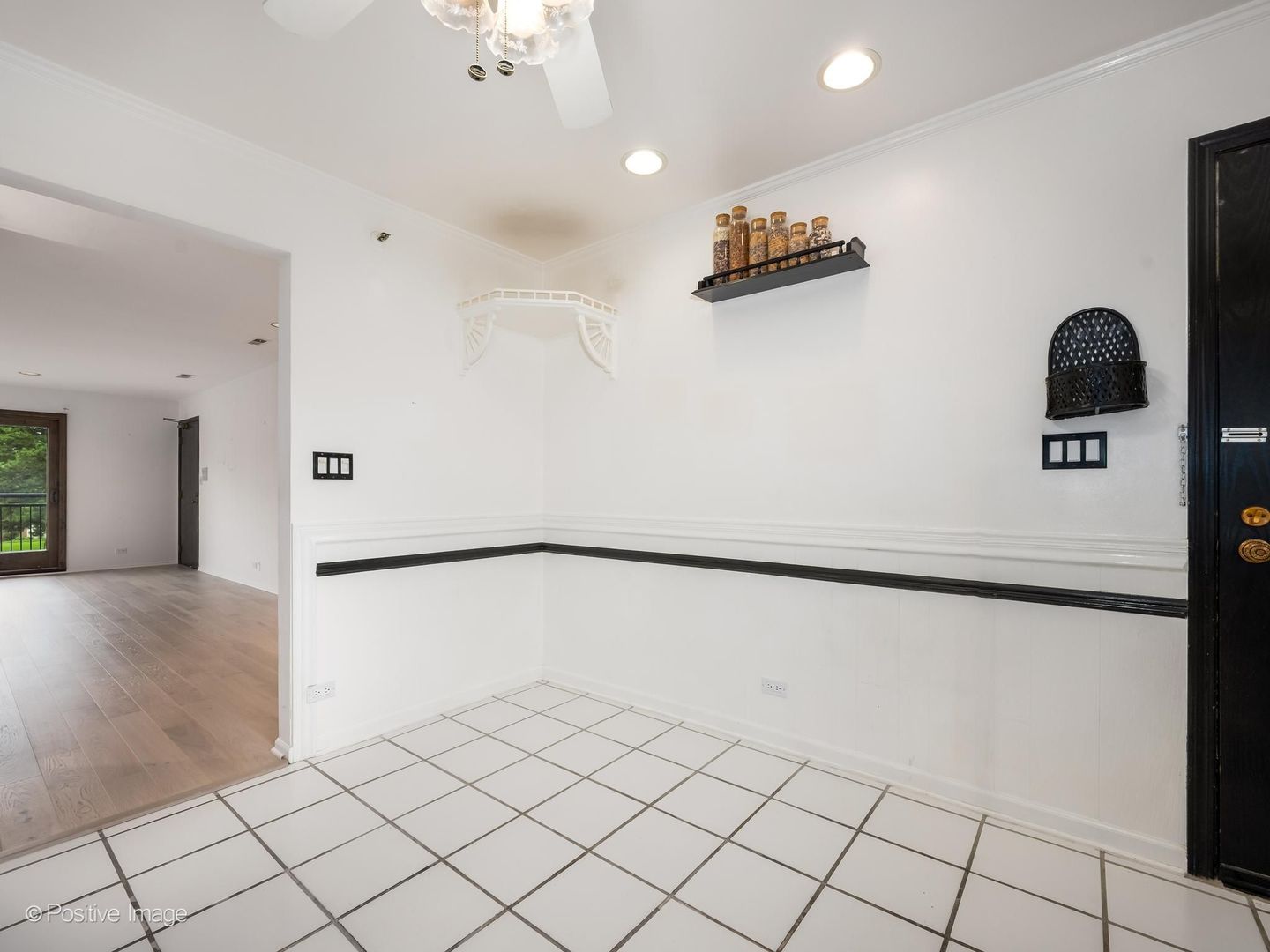 4136 Cove Lane E Property Photo 16