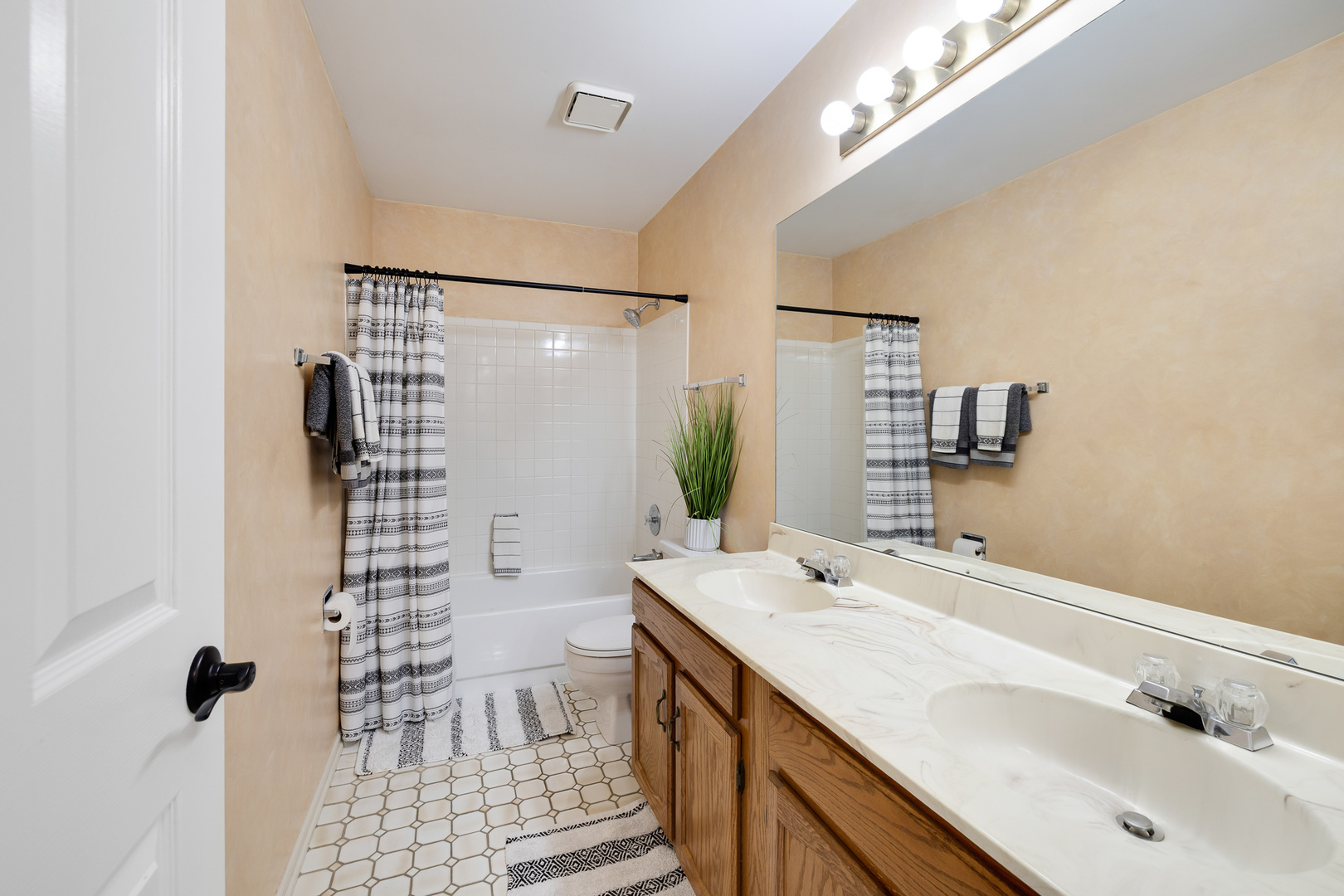 2317 Broadway Lane Property Photo 26