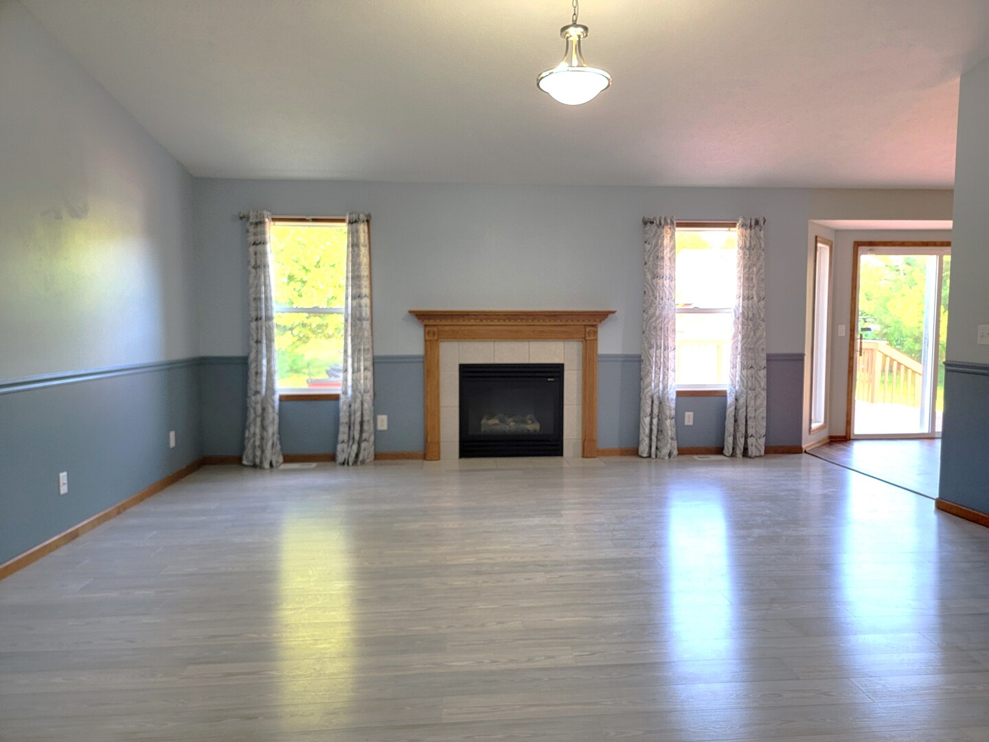 4202 Sunbury Drive Property Photo 2