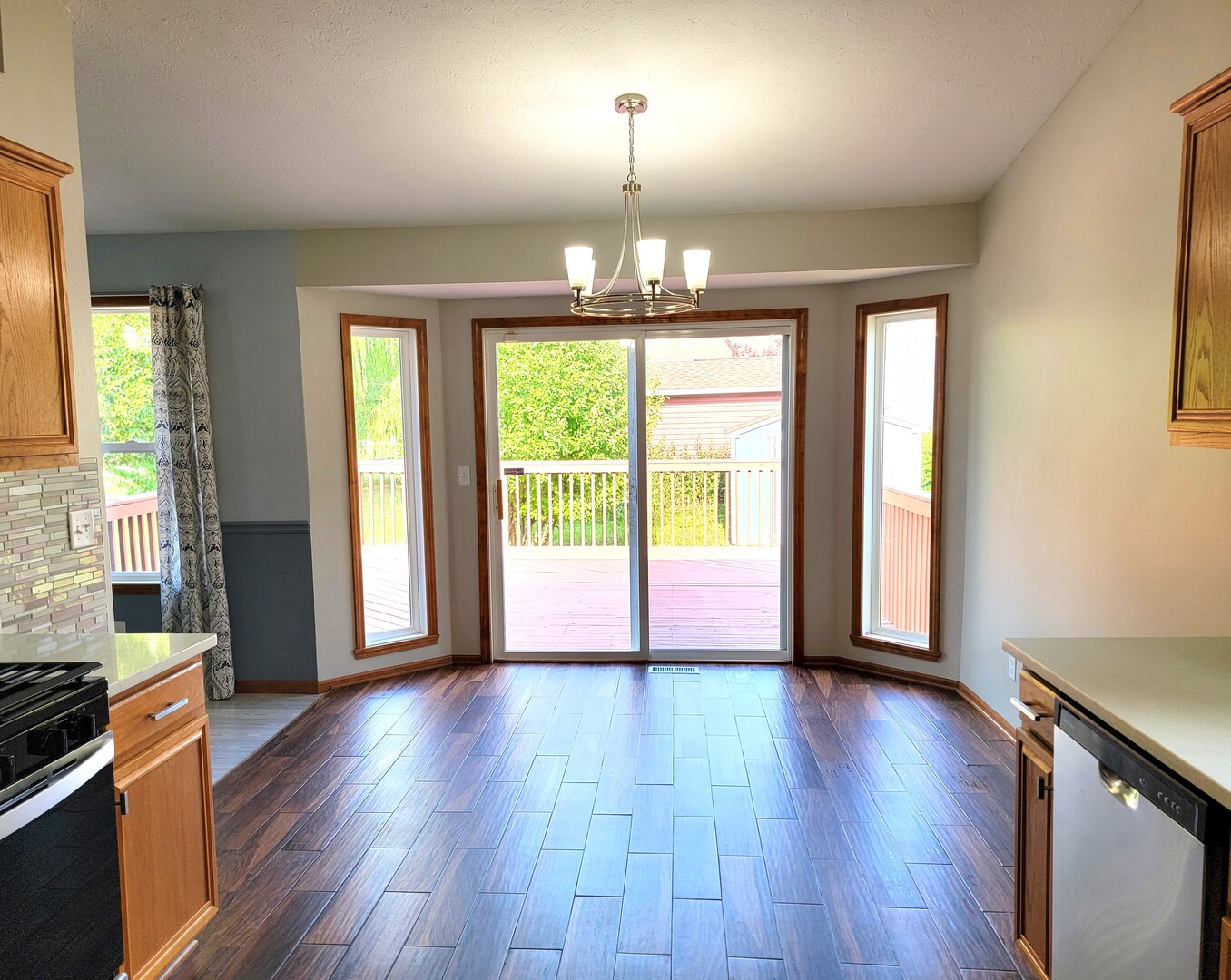 4202 Sunbury Drive Property Photo 5