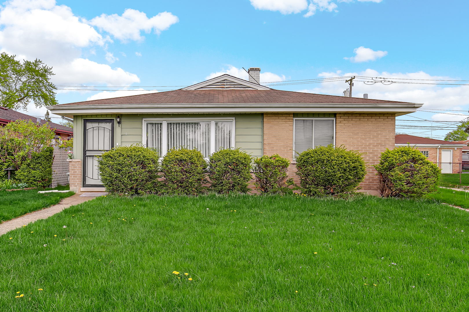 1383 Greenbay Avenue Property Photo 1