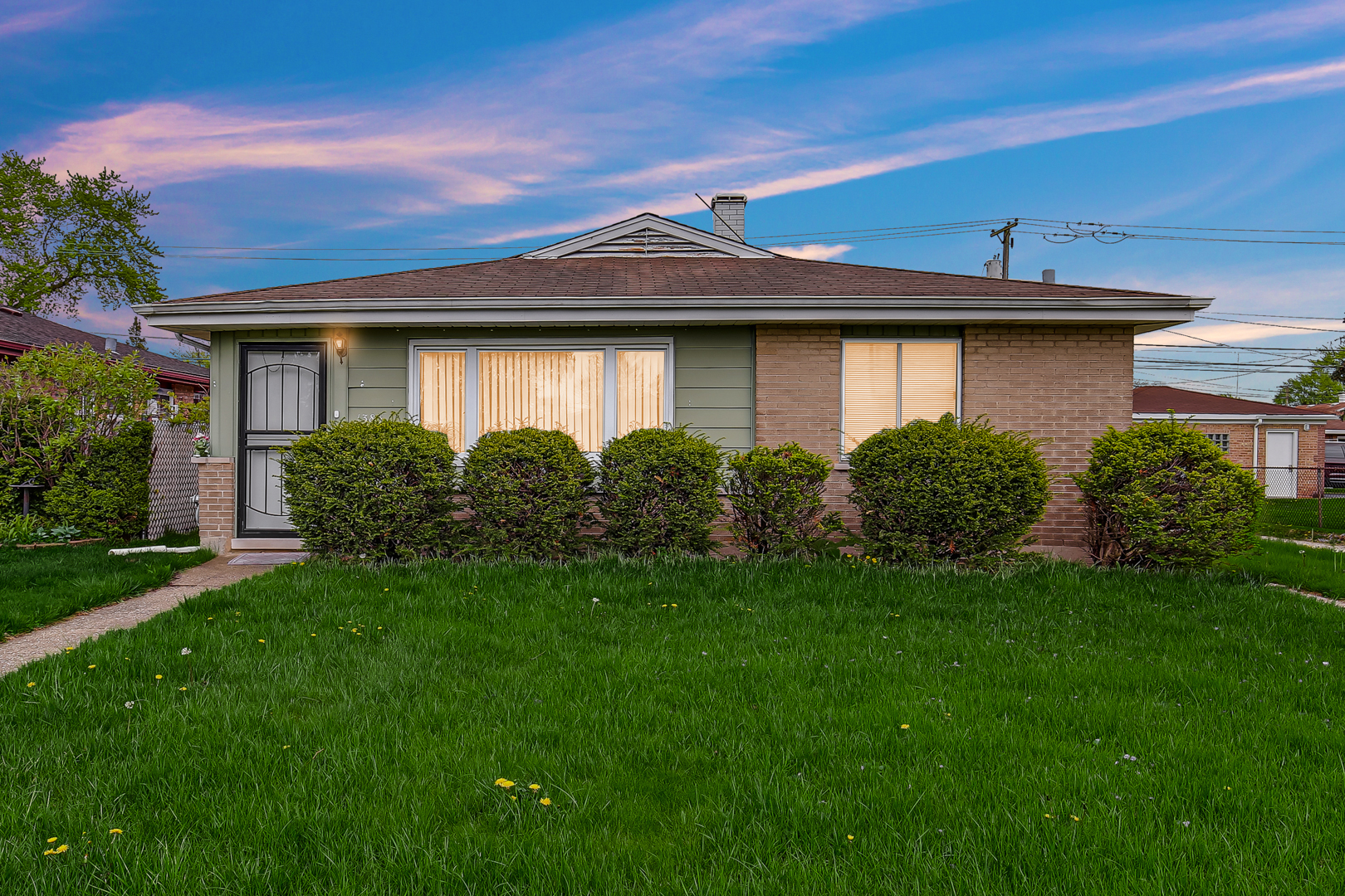 1383 Greenbay Avenue Property Photo 2