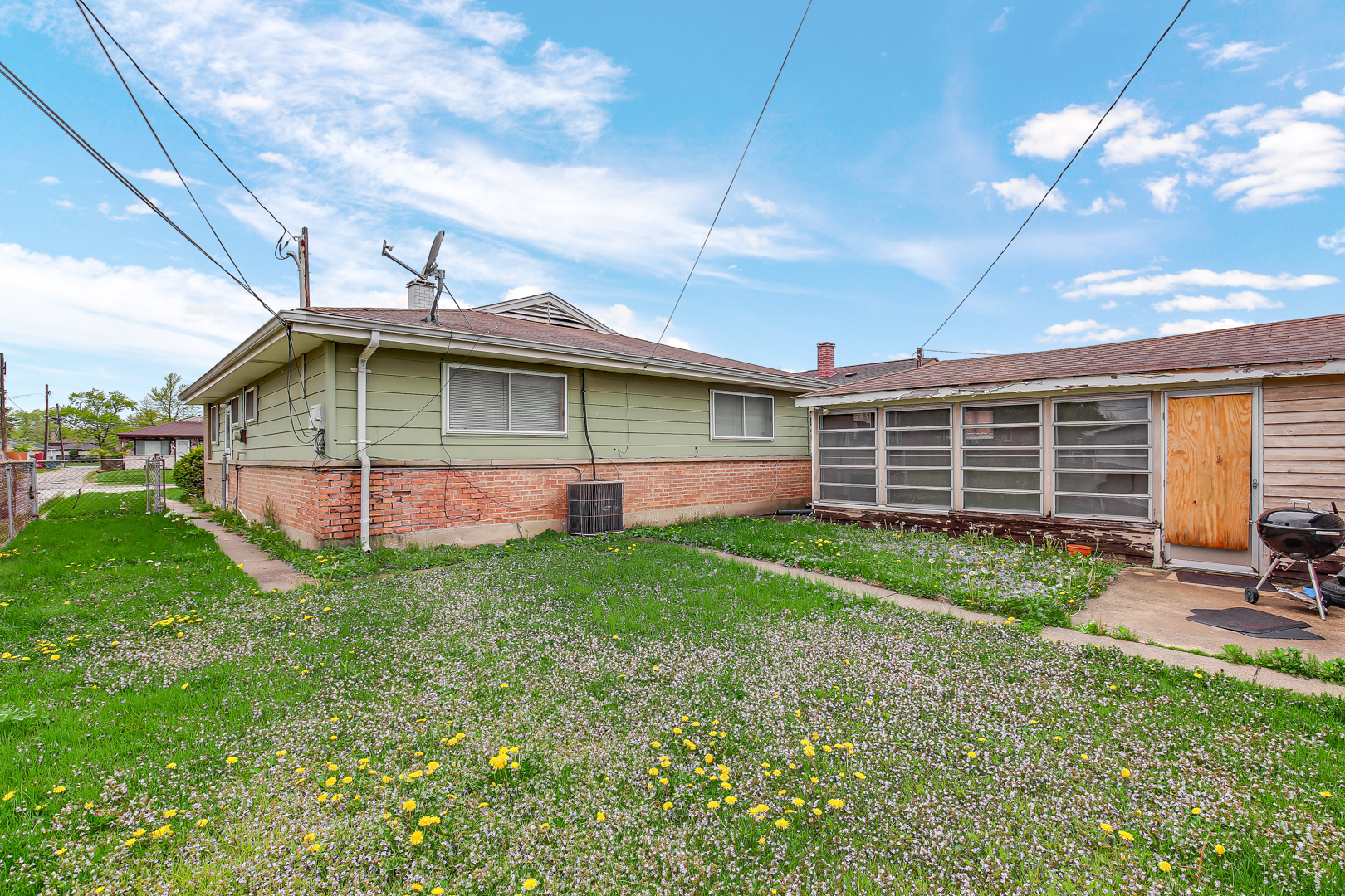 1383 Greenbay Avenue Property Photo 6