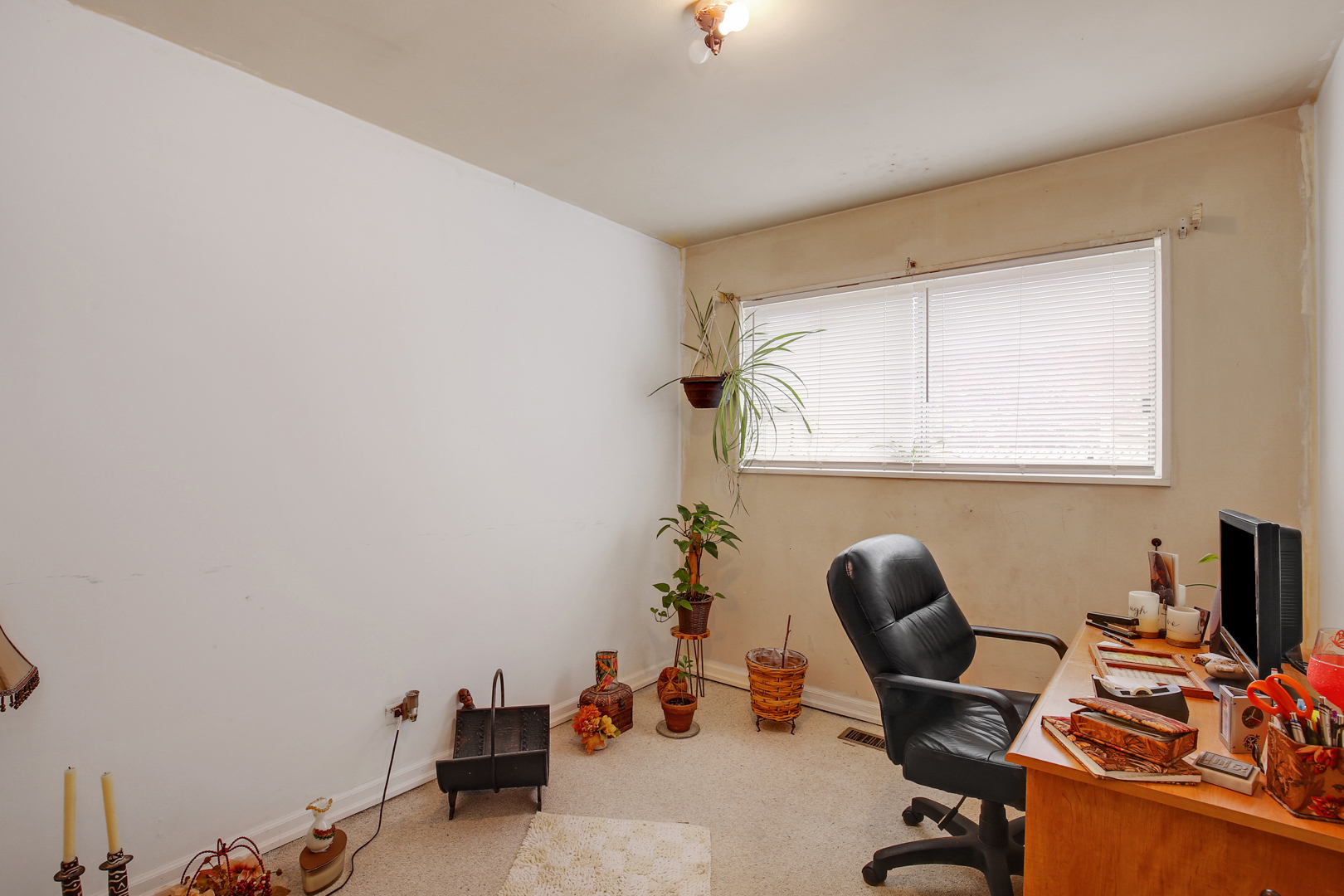1383 Greenbay Avenue Property Photo 7