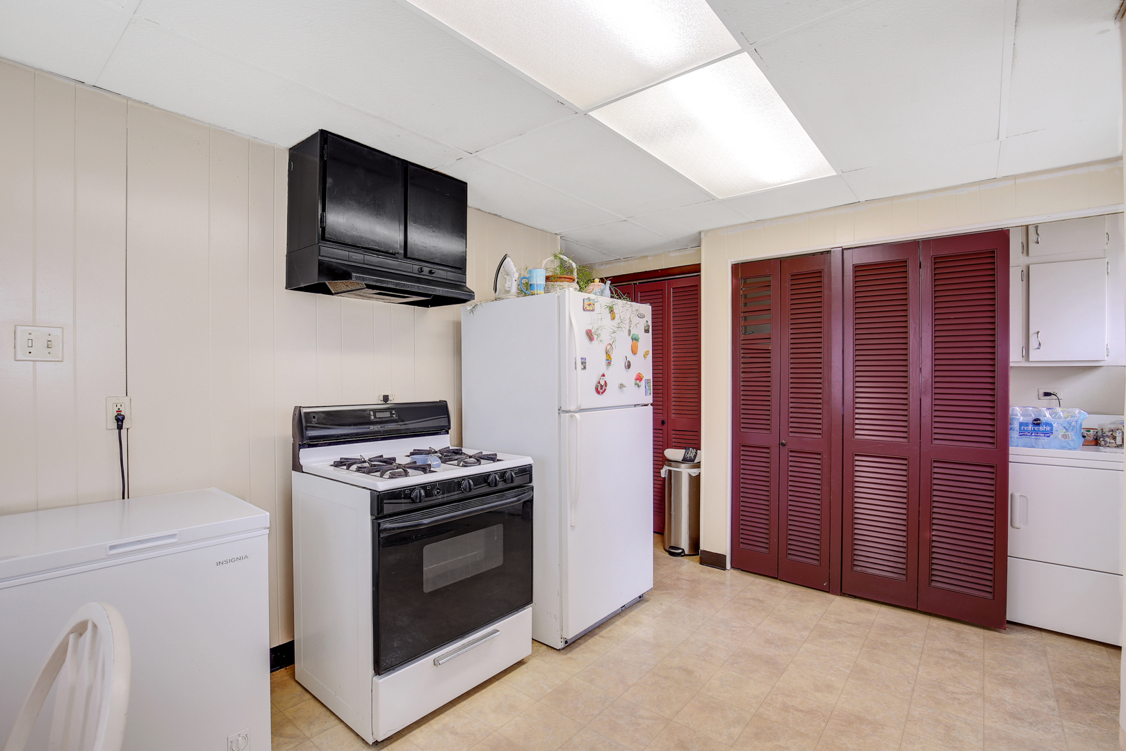 1383 Greenbay Avenue Property Photo 20