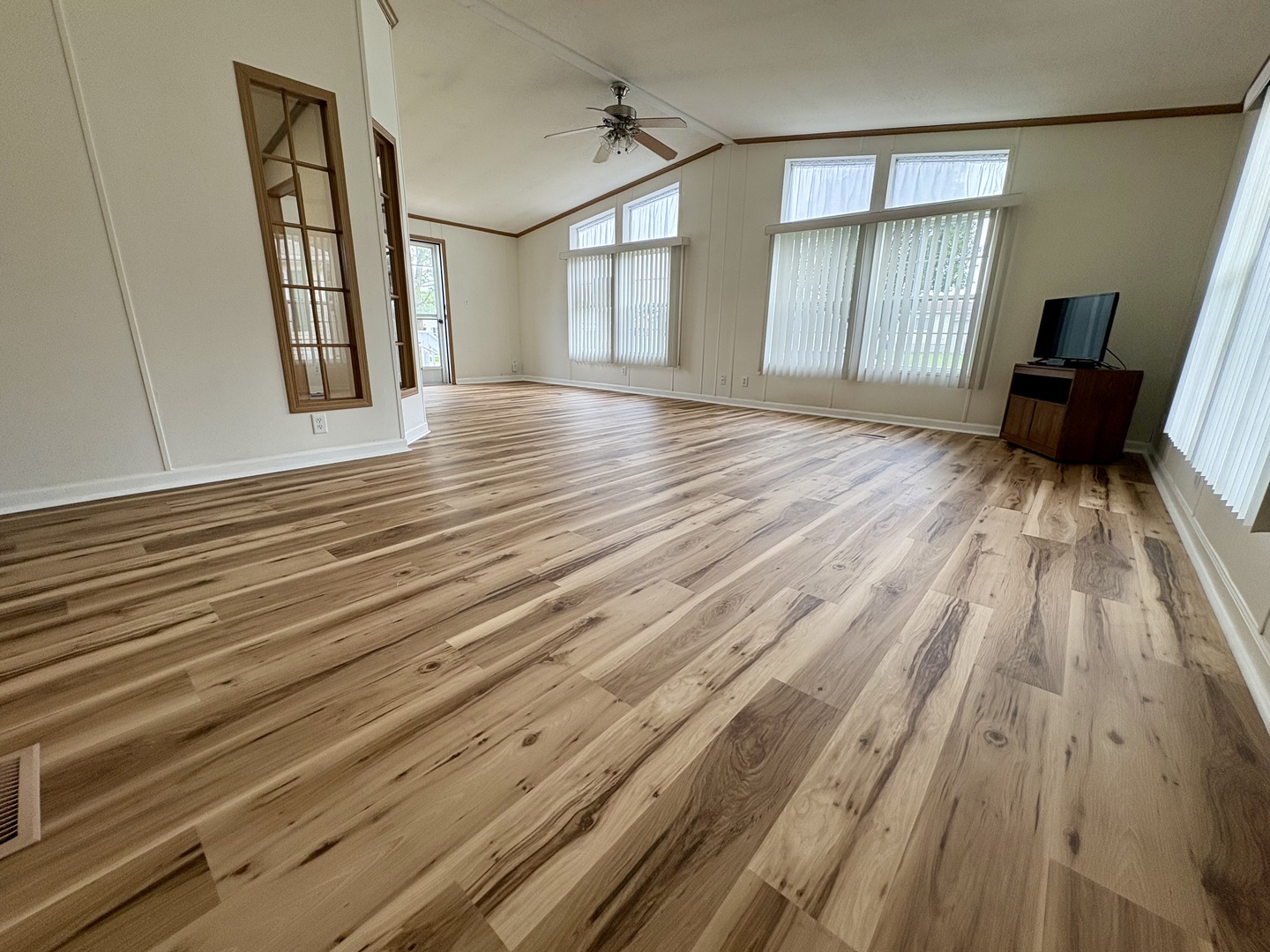 22732 Olympia Drive Property Photo 4