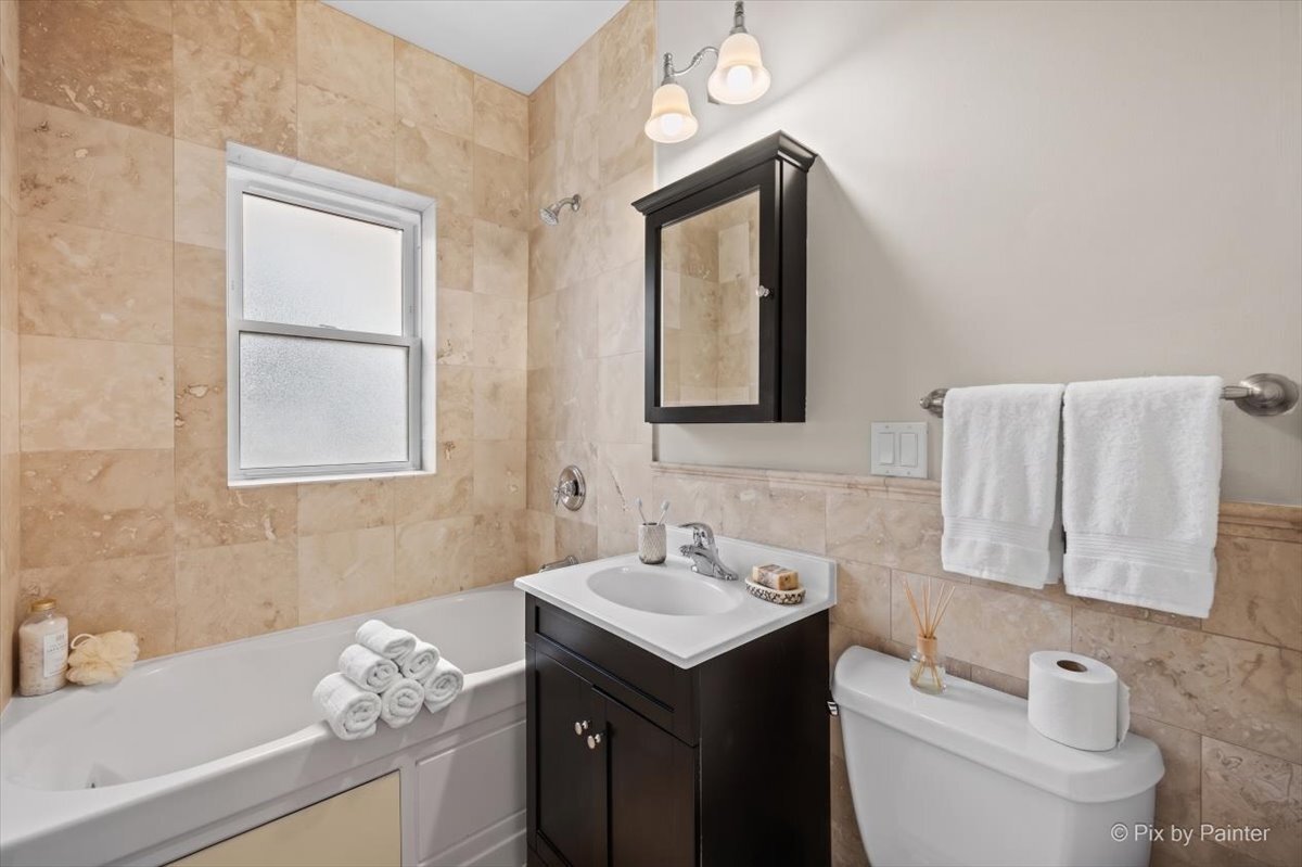 6331 N Glenwood Avenue 3 Property Photo 6