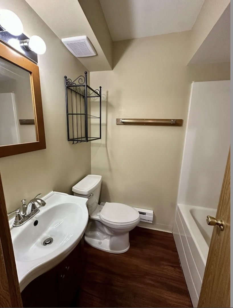 690 W Judson Street 8 Property Photo 4