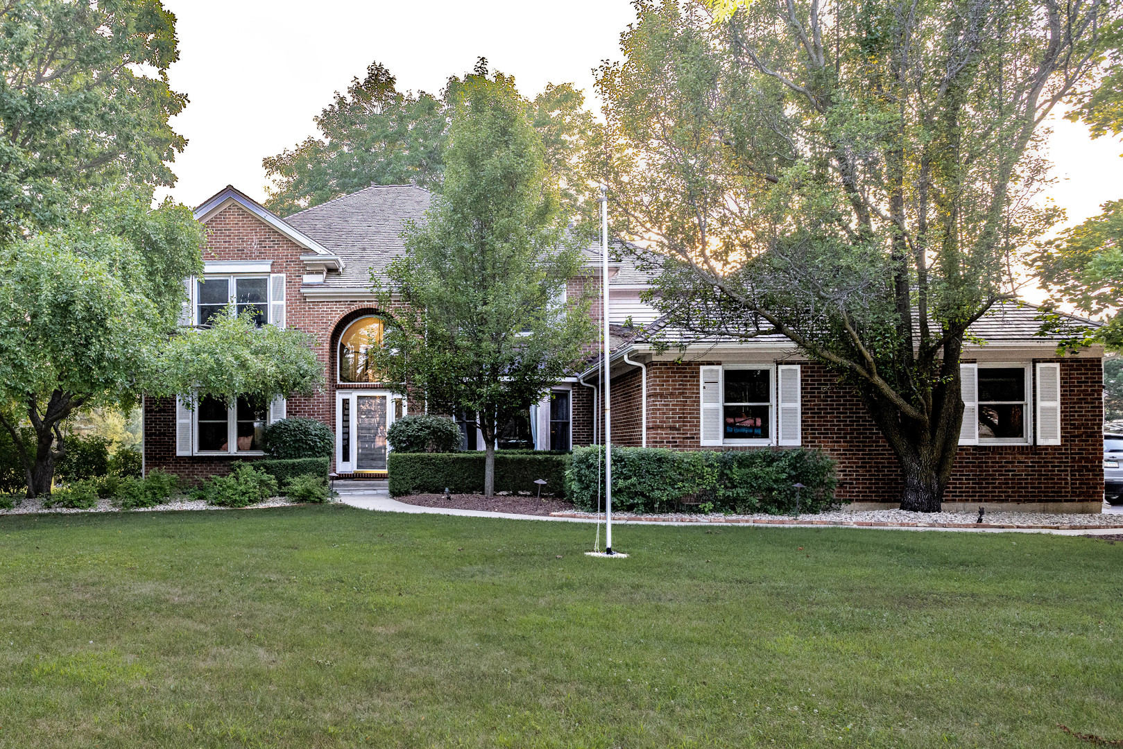 1422 Eagle Ridge Drive Property Photo 2