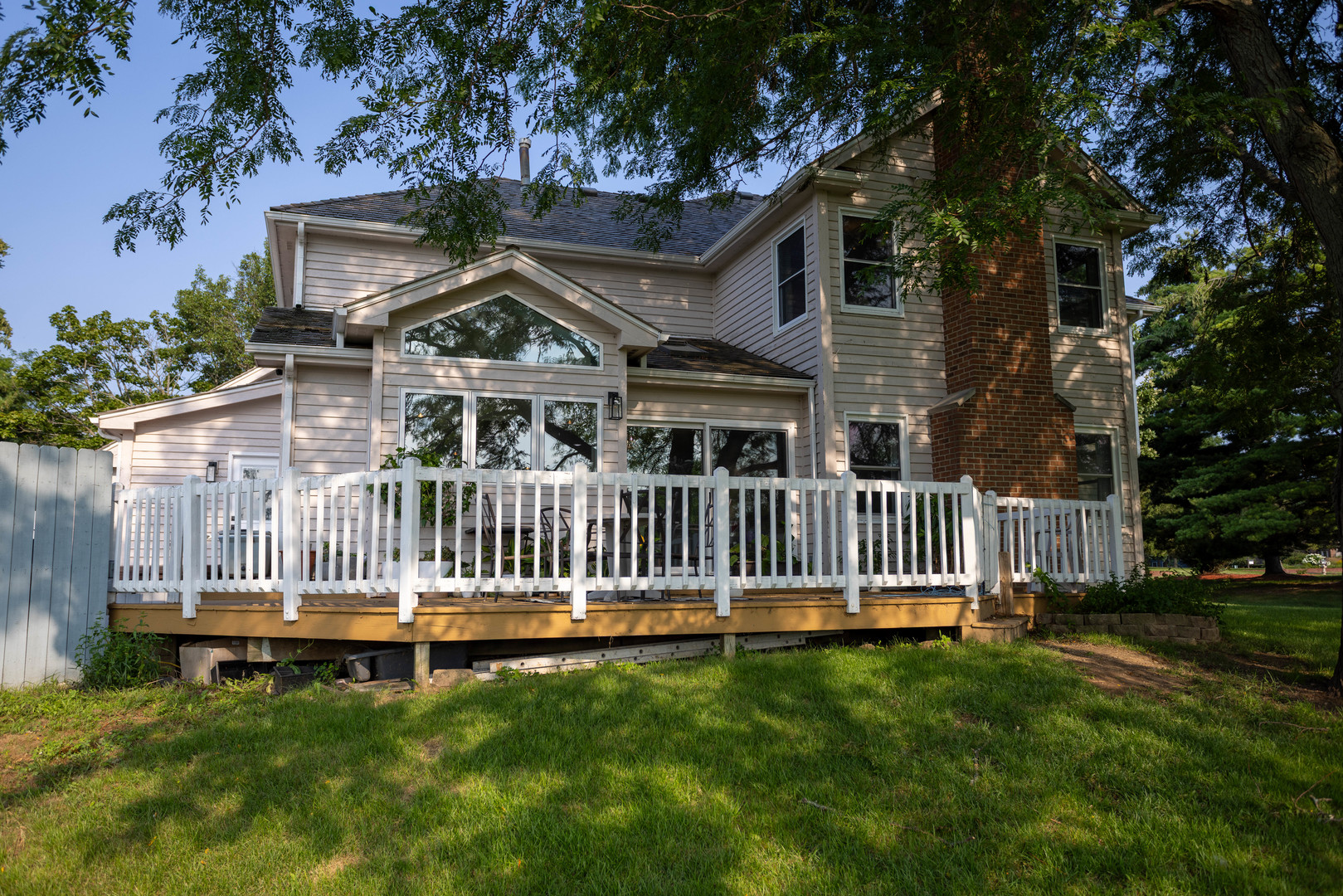1422 Eagle Ridge Drive Property Photo 3