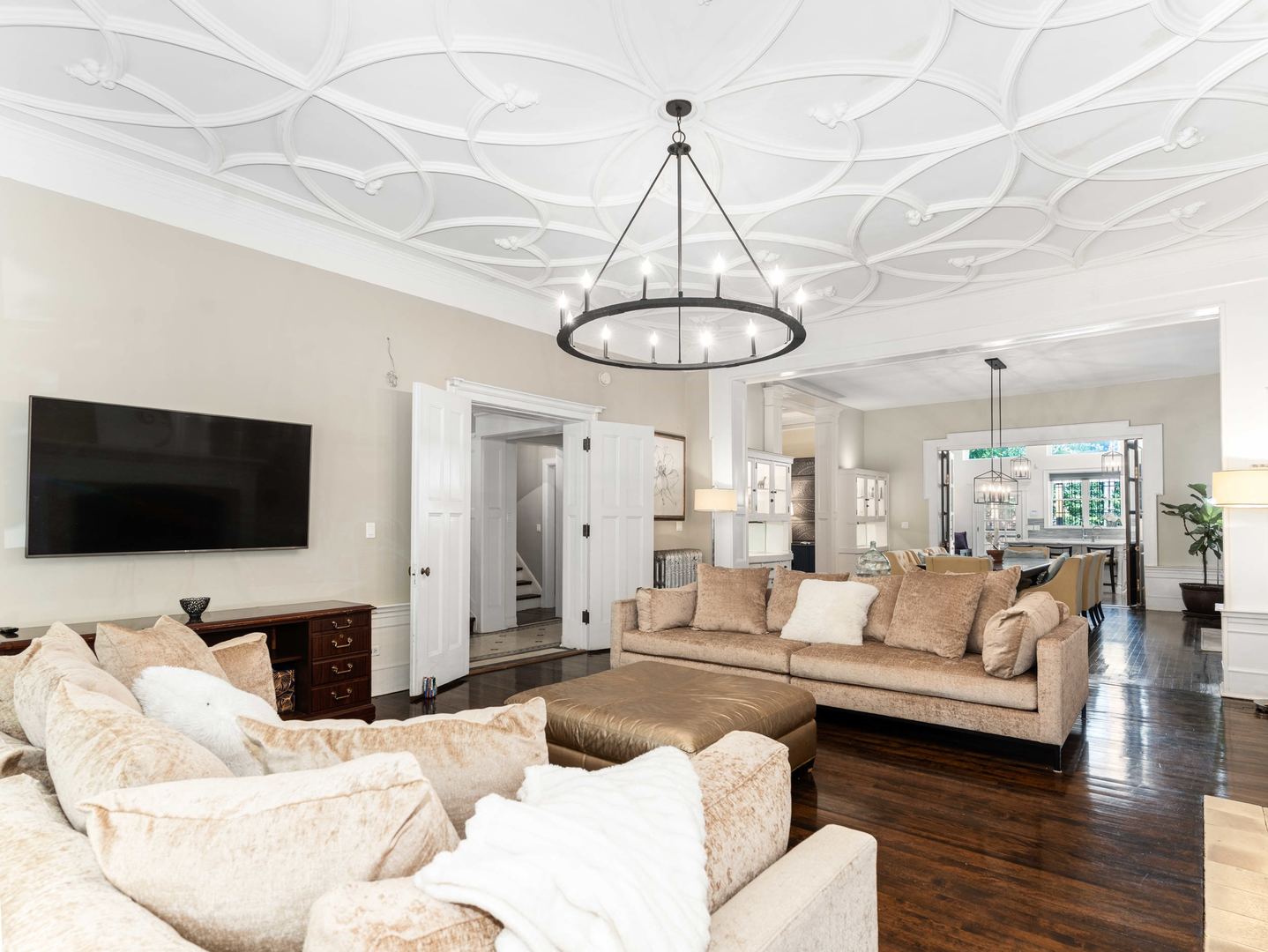 5421 S Hyde Park Boulevard Property Photo 11