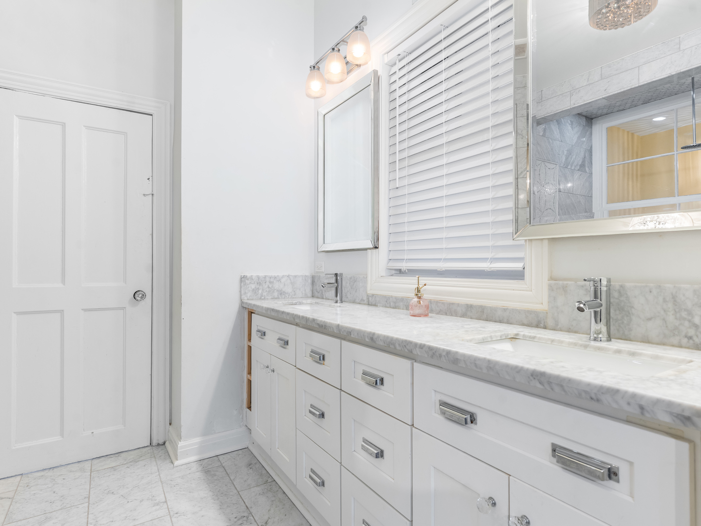 5421 S Hyde Park Boulevard Property Photo 33