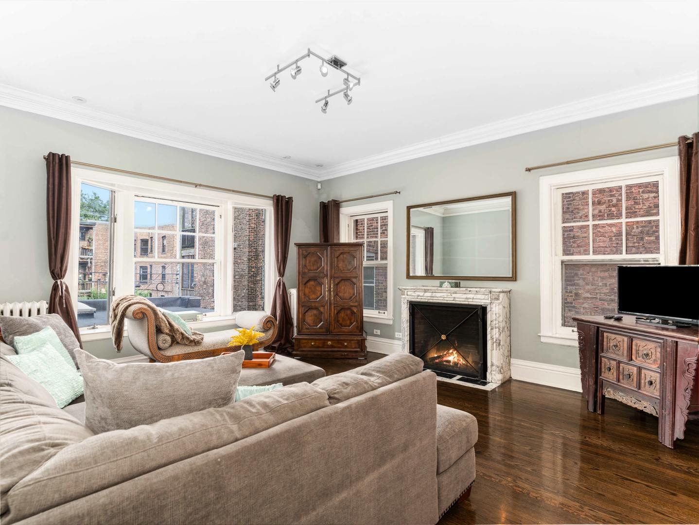 5421 S Hyde Park Boulevard Property Photo 35