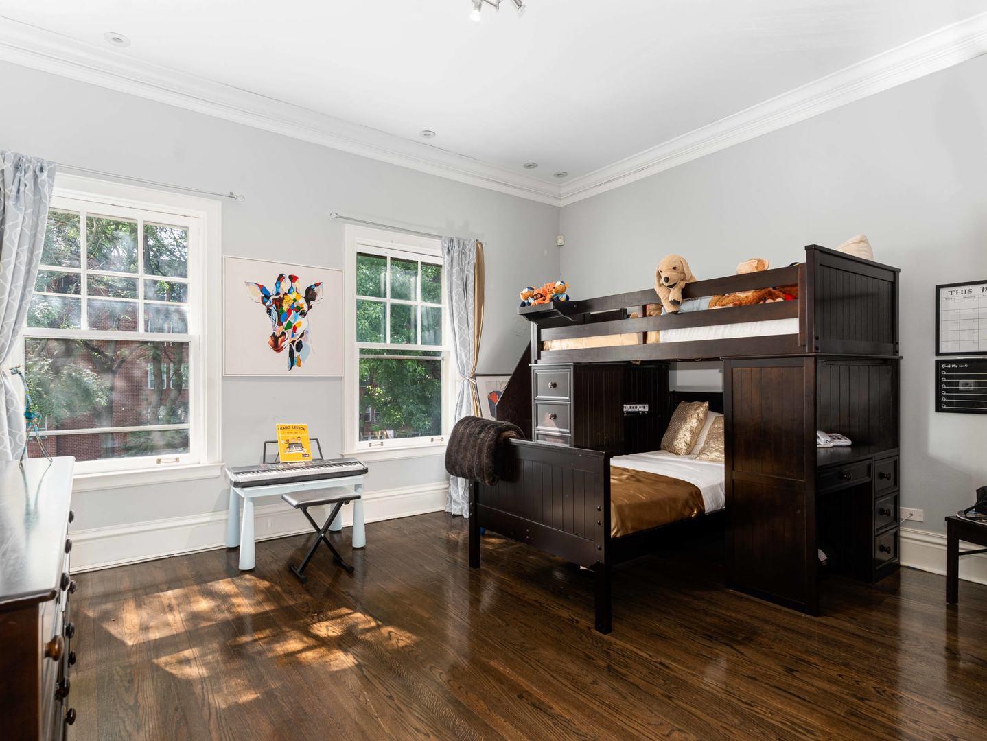 5421 S Hyde Park Boulevard Property Photo 37