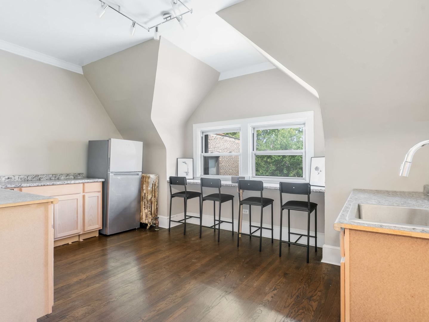 5421 S Hyde Park Boulevard Property Photo 39