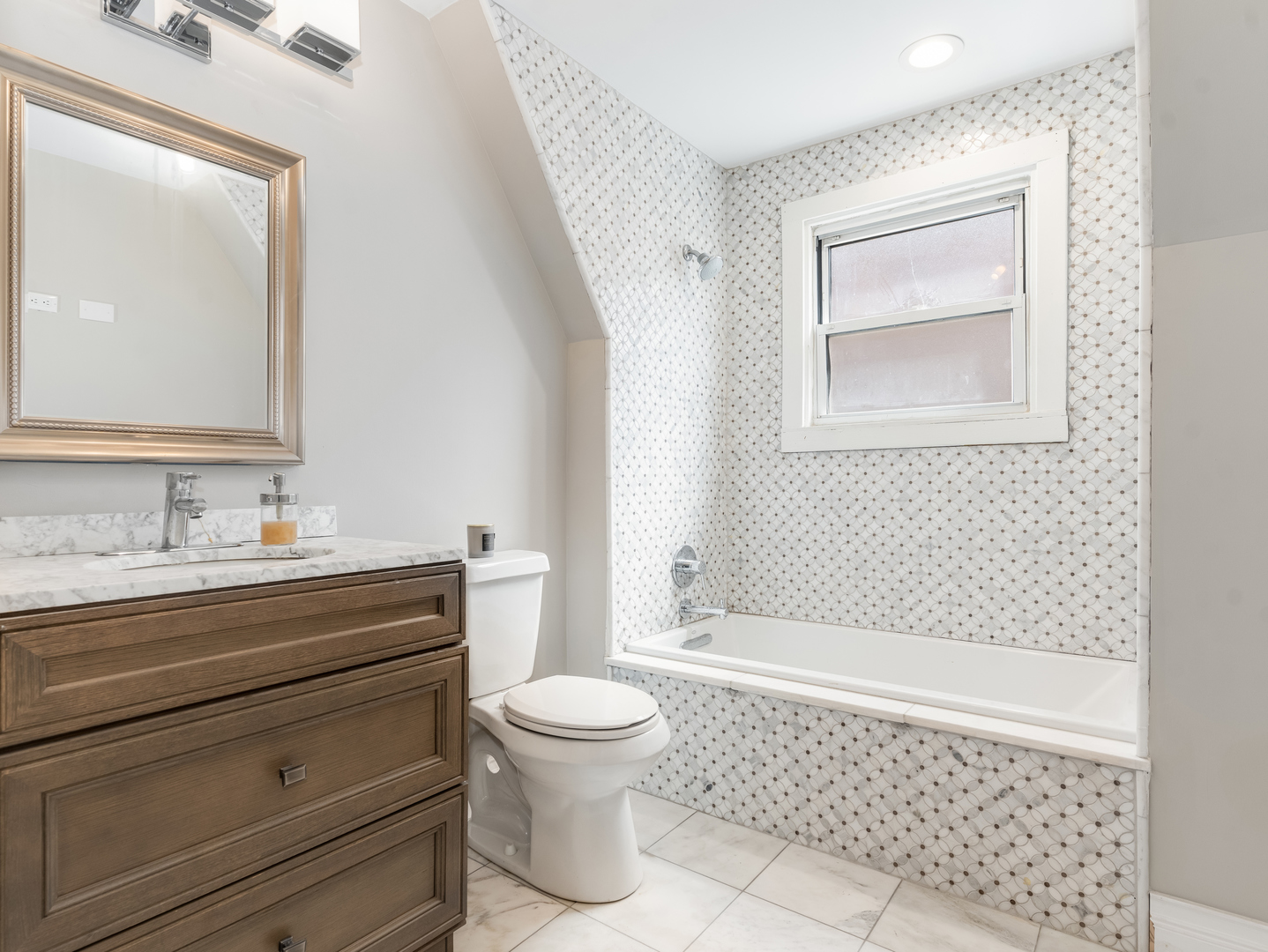 5421 S Hyde Park Boulevard Property Photo 44