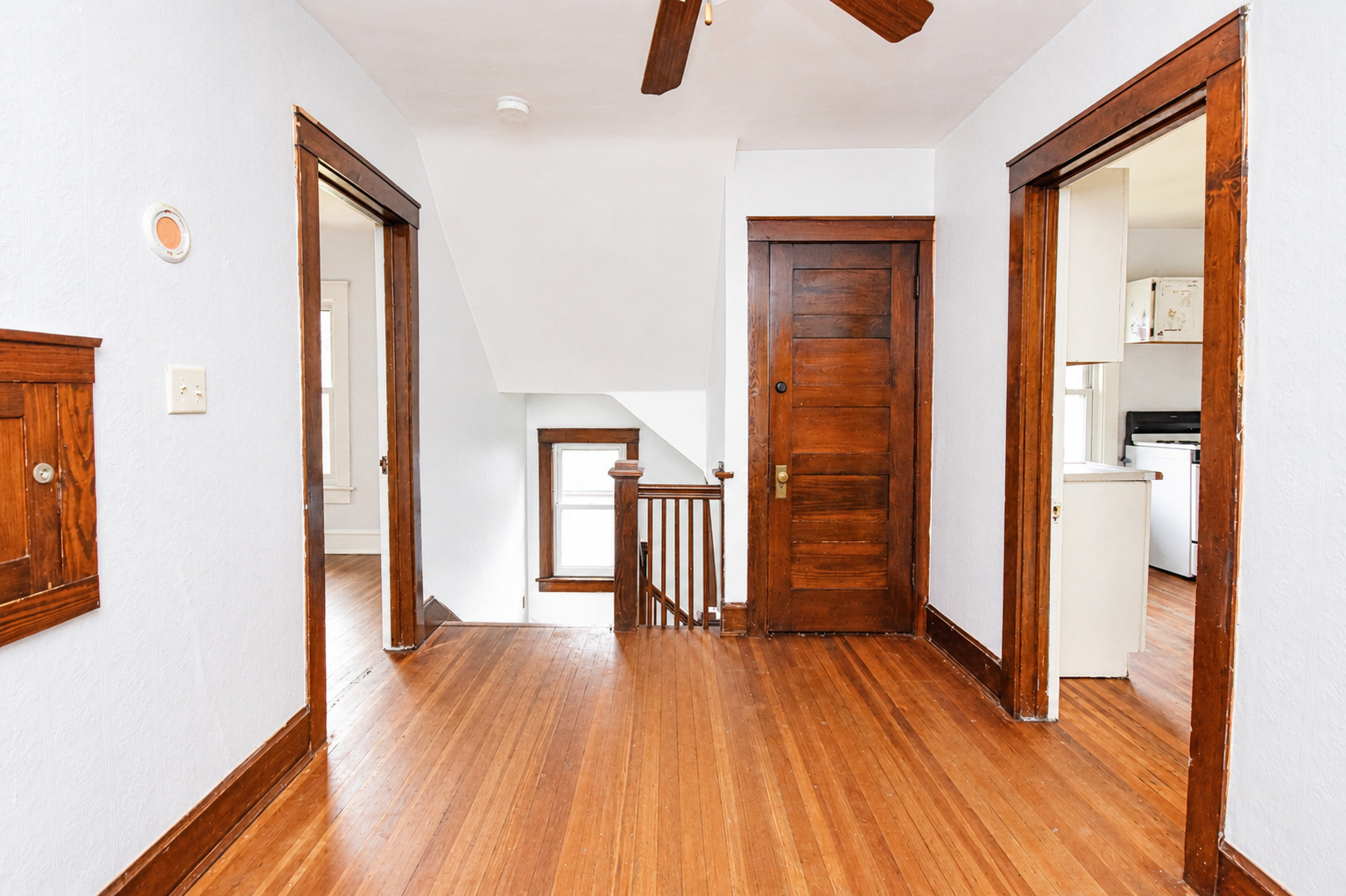 610 N Mclean Street Property Photo 4
