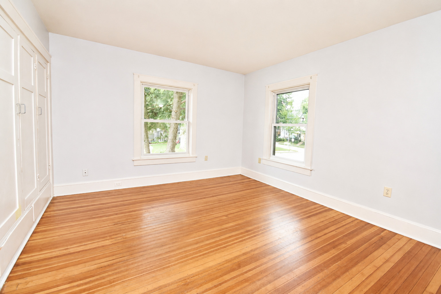 610 N Mclean Street Property Photo 14