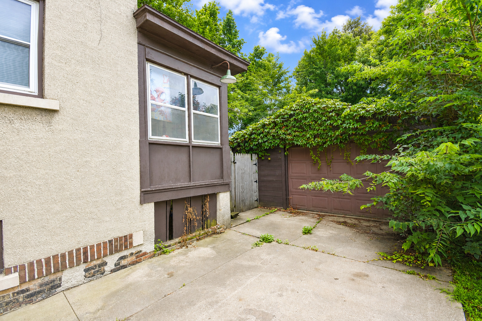 610 N Mclean Street Property Photo 19