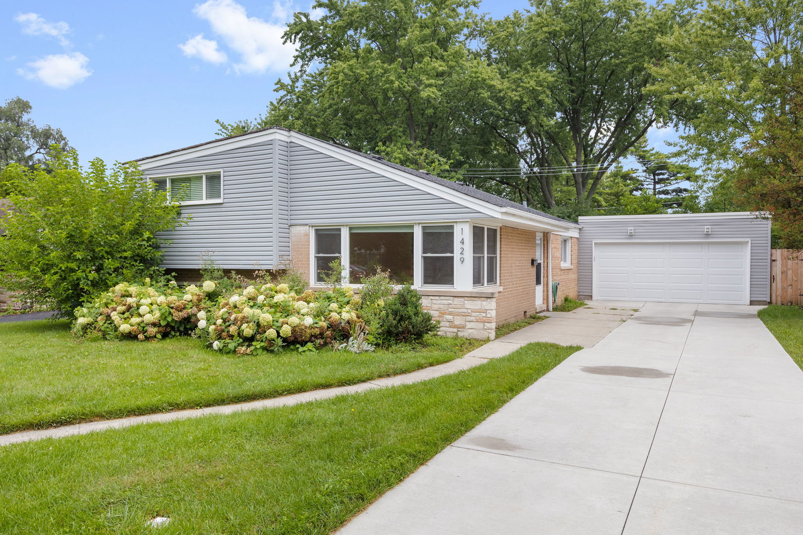 12726812 Property Photo 1
