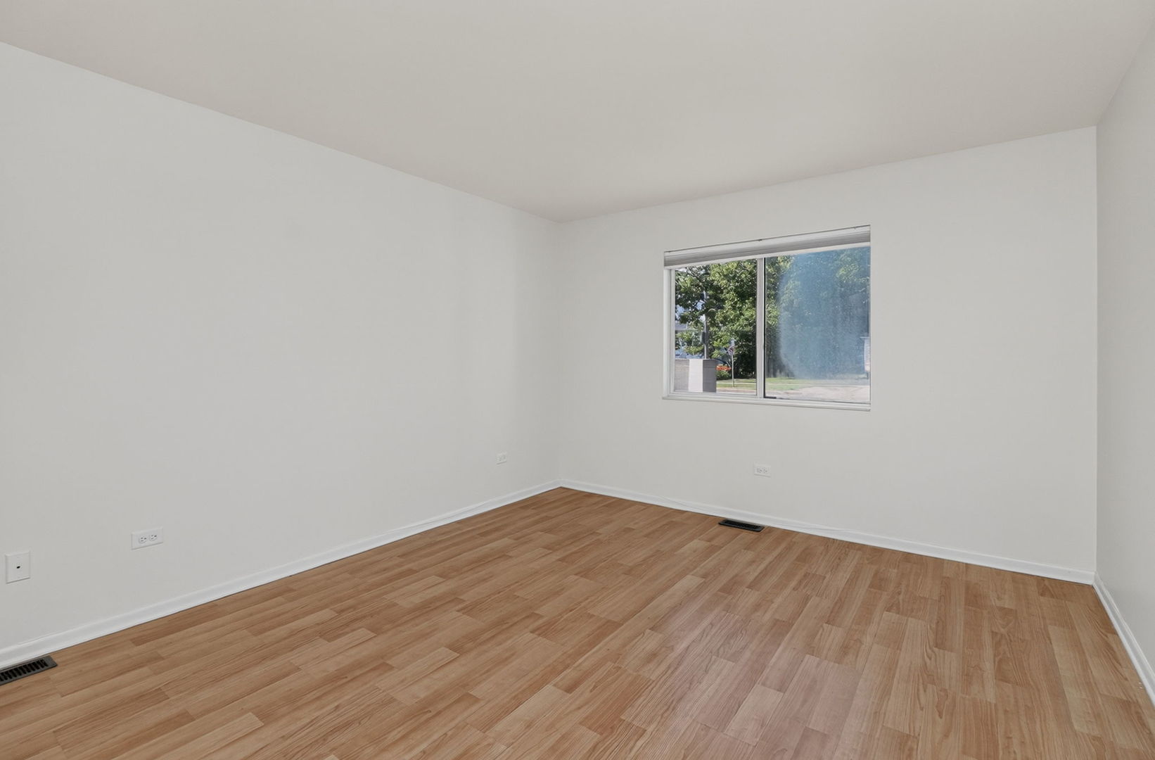 48 N Park Avenue 2 Property Photo 9