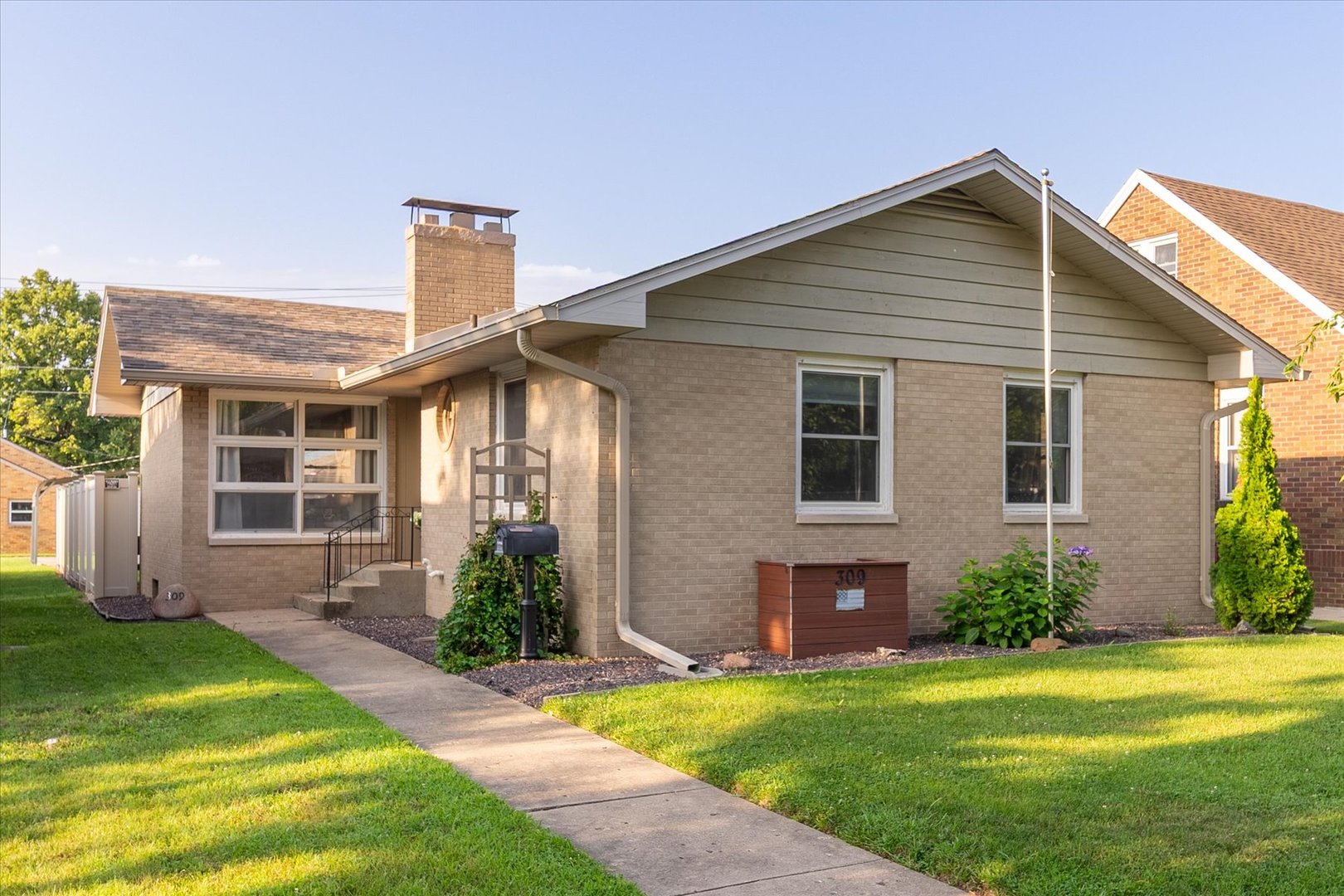 309 W 2nd Street