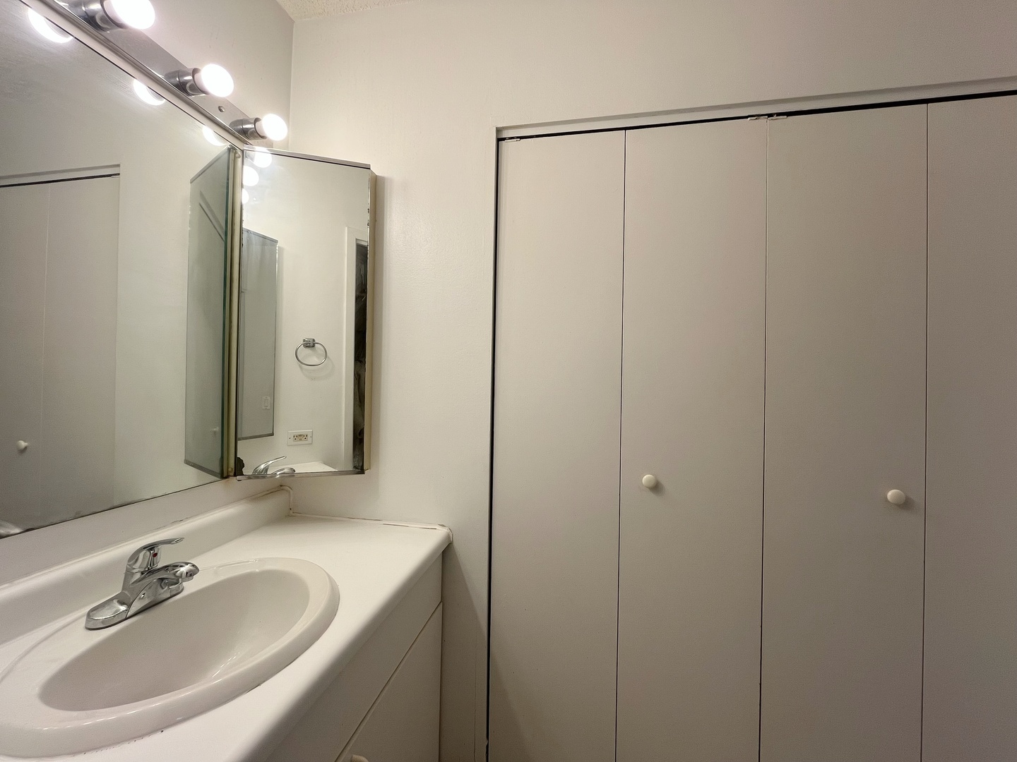 5320 N Sheridan Road 2110 Property Photo 12