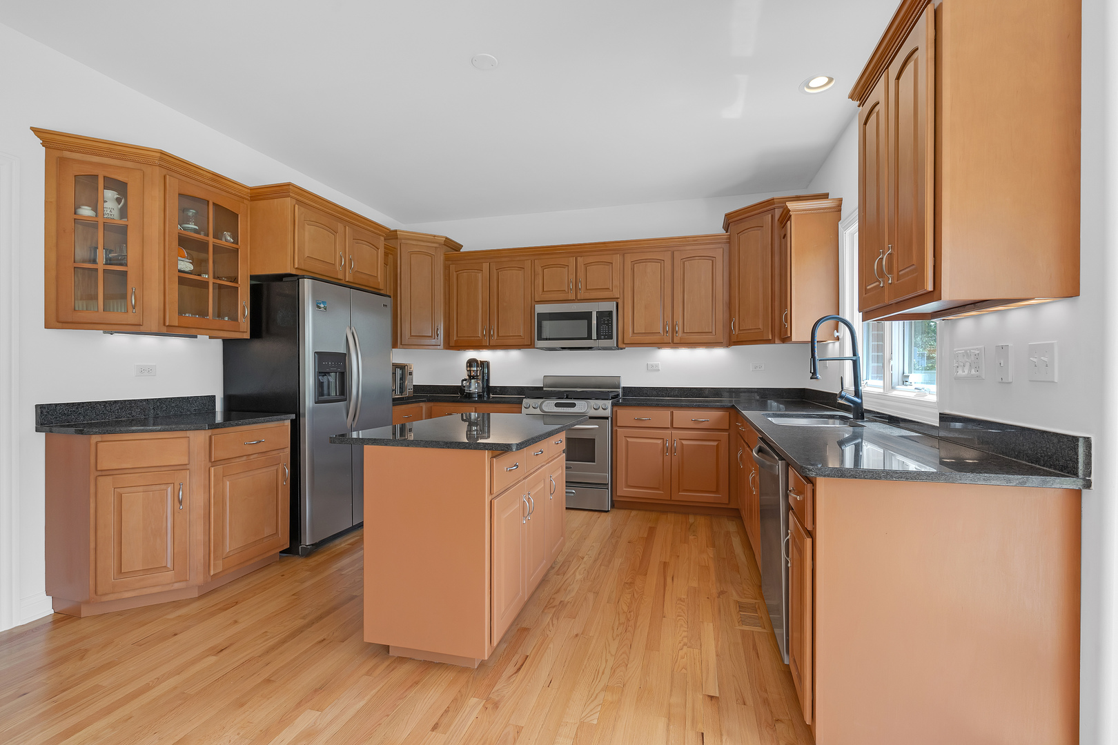 427 W Natoma Avenue Property Photo 8