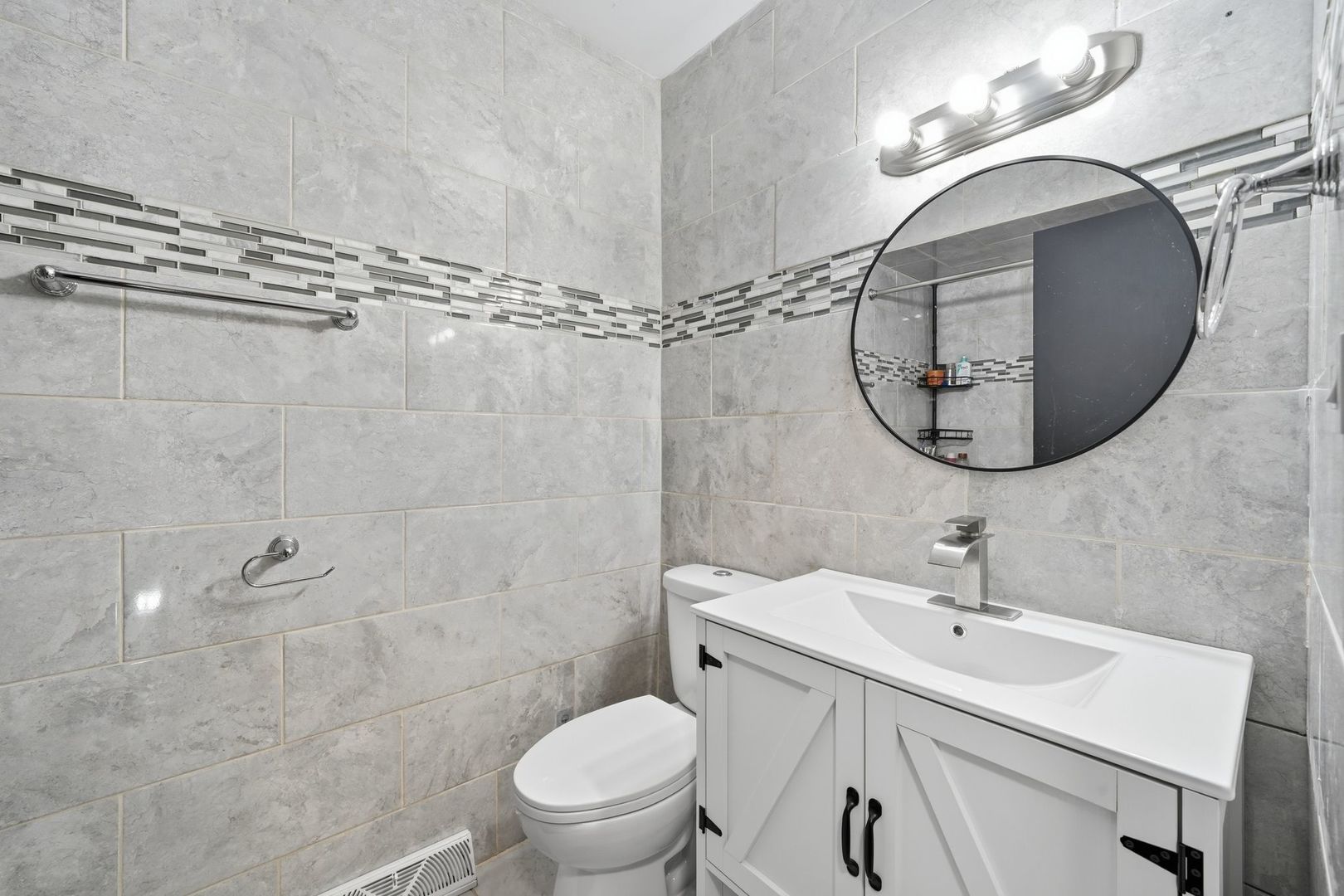 9837 Garden Court Property Photo 16