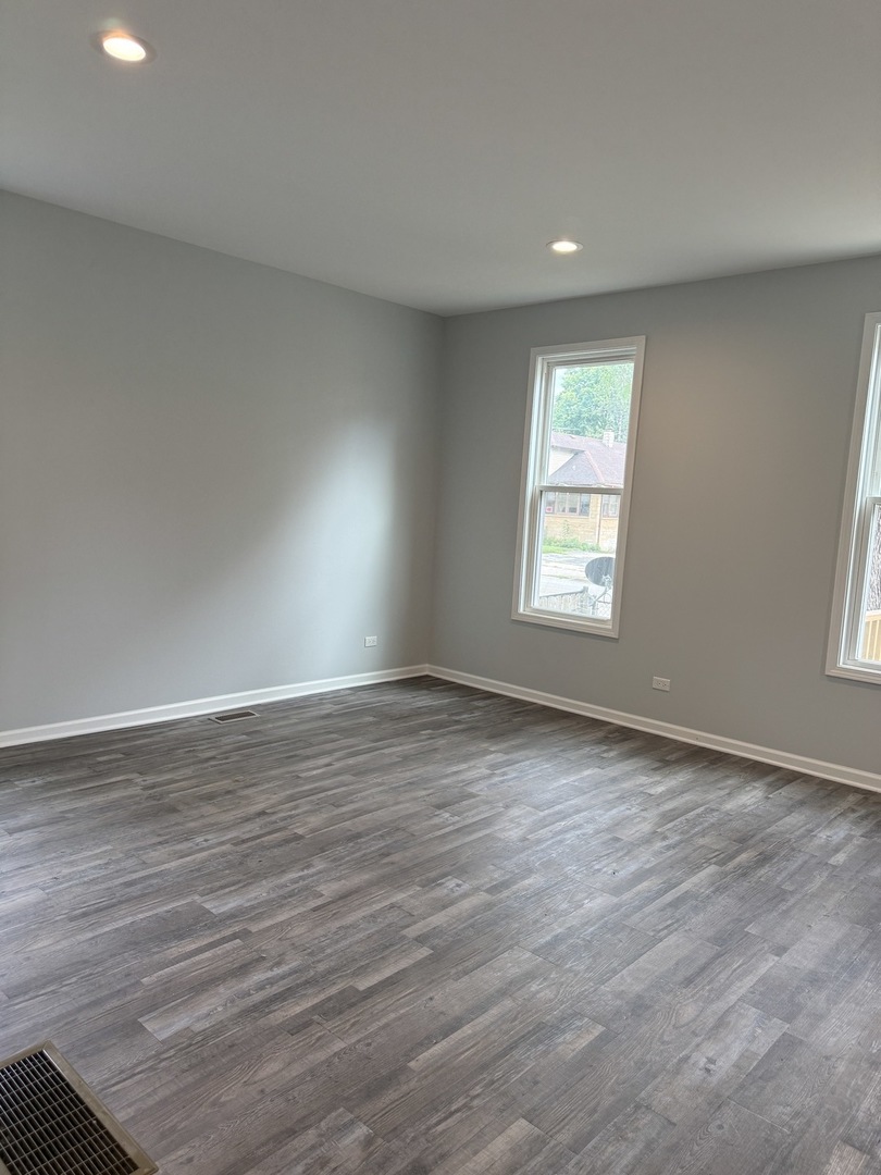 505 Strong Avenue Property Photo 6