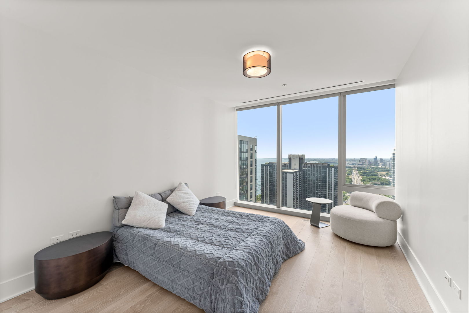 363 E Wacker Drive 2905 Property Photo 12