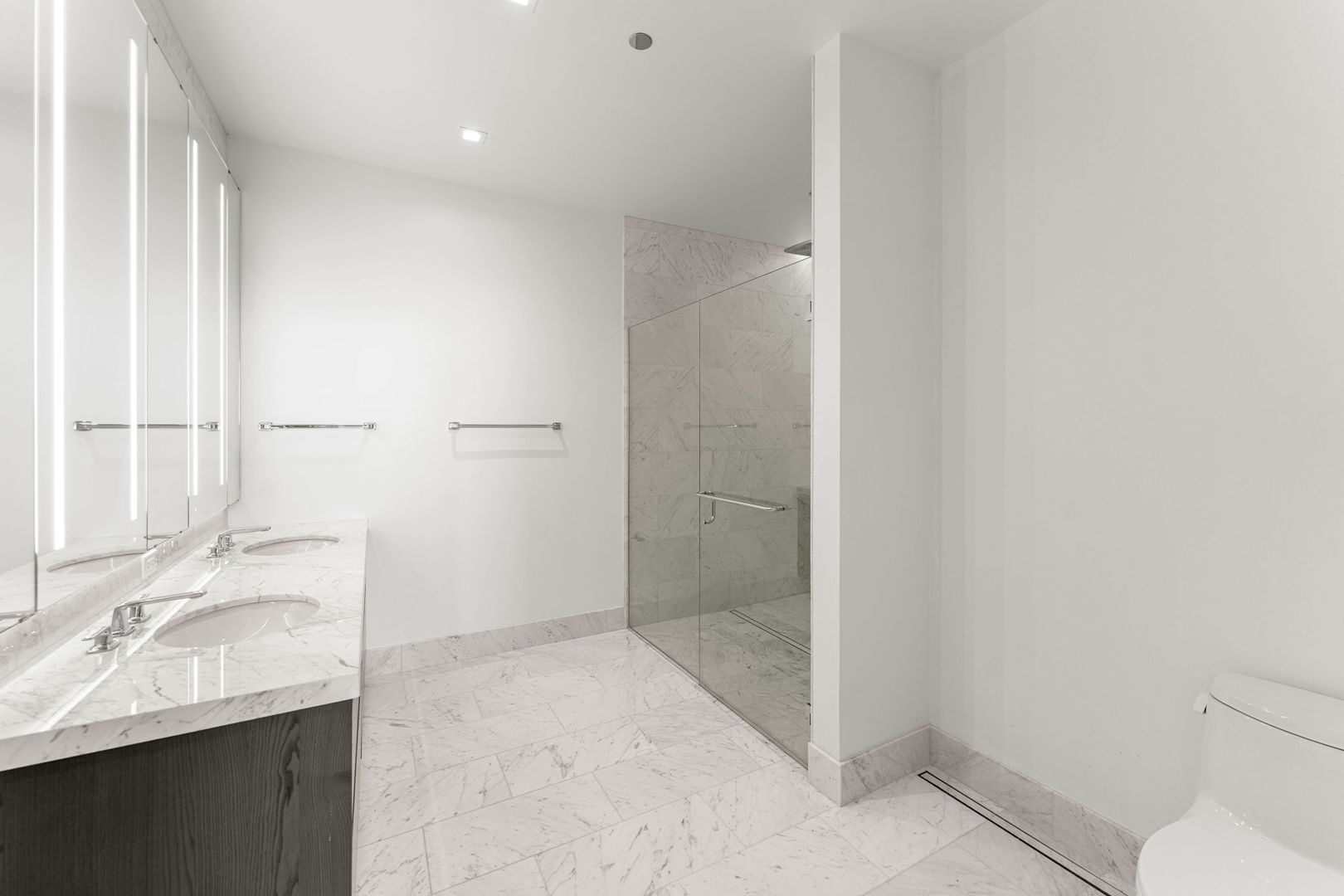 363 E Wacker Drive 2905 Property Photo 14