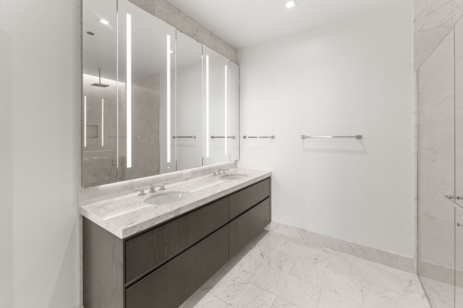 363 E Wacker Drive 2905 Property Photo 15
