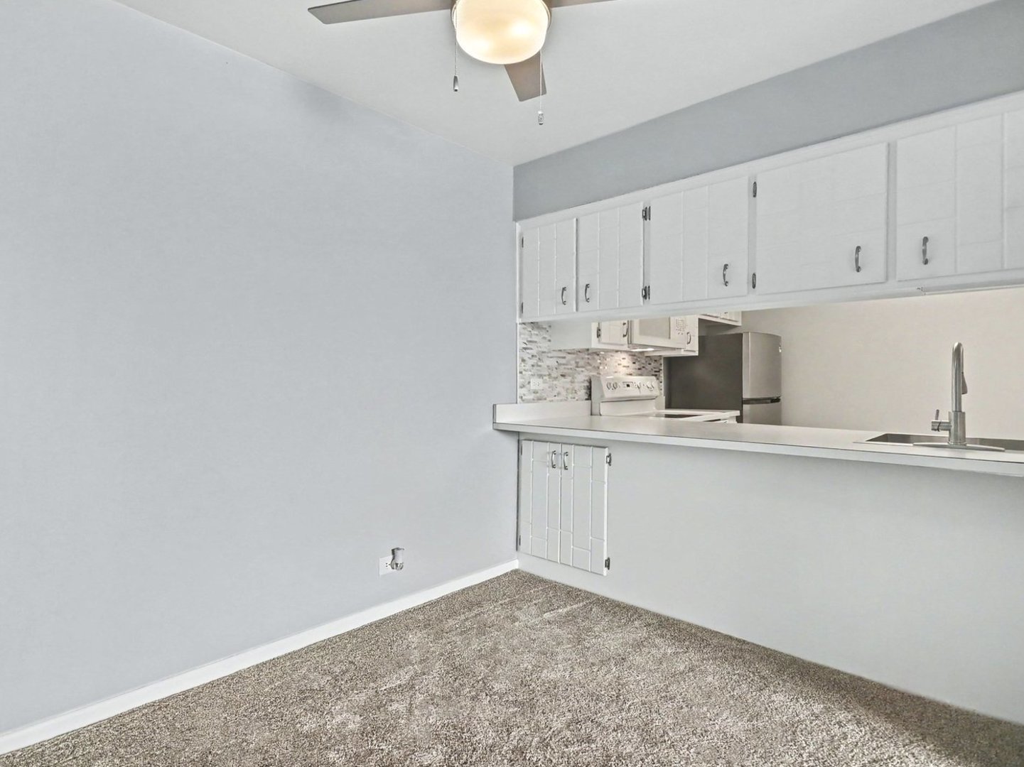 830 Elder Road 406 Property Photo 4
