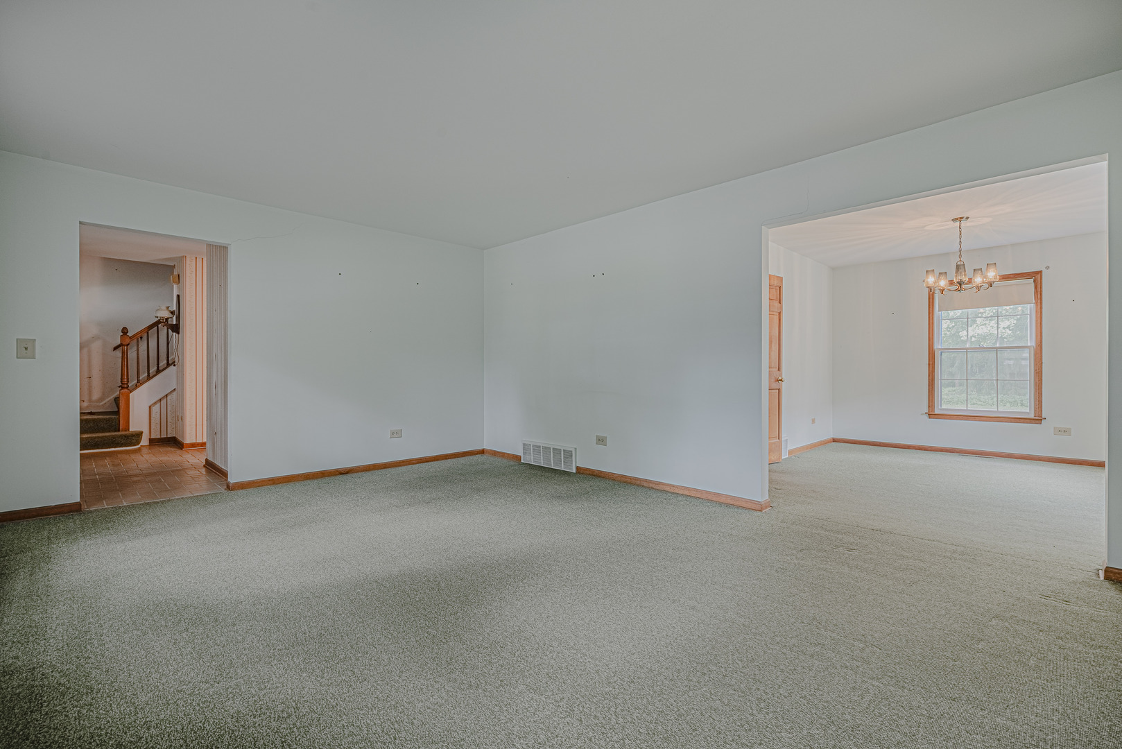 102 N Glendale Avenue Property Photo 6