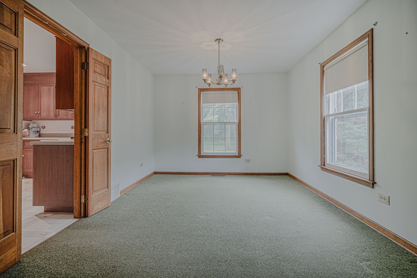 102 N Glendale Avenue Property Photo 7