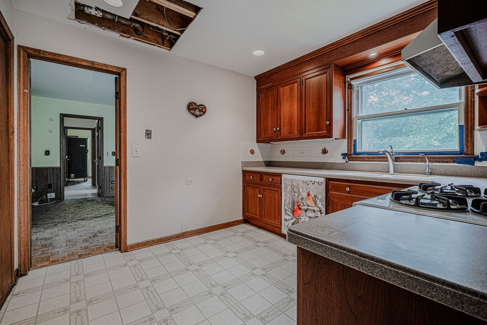 102 N Glendale Avenue Property Photo 8